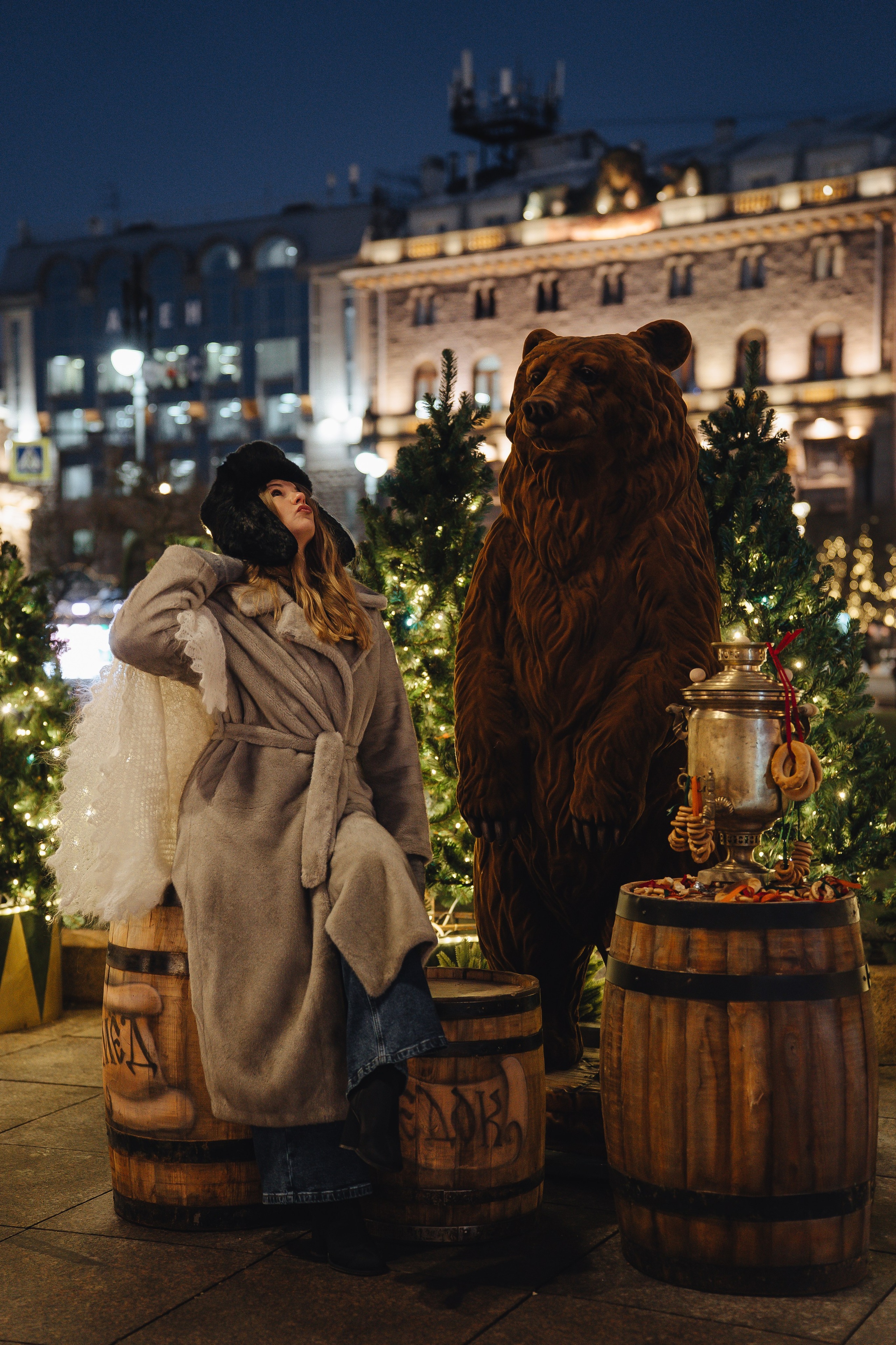 ПРОГУЛКА НА МАНЕЖНОЙ ПЛОЩАДИ ДЛЯ ДЕВУШКИ ПЕРЕД НОВЫМ ГОДОМ (НОВОГОДНЯЯ ФОТОСЕССИИЯ НА МАНЕЖНОЙ ПЛОЩАДИ). Профессиональный фотограф, Санкт-Петербург — Виктория Богомолова
