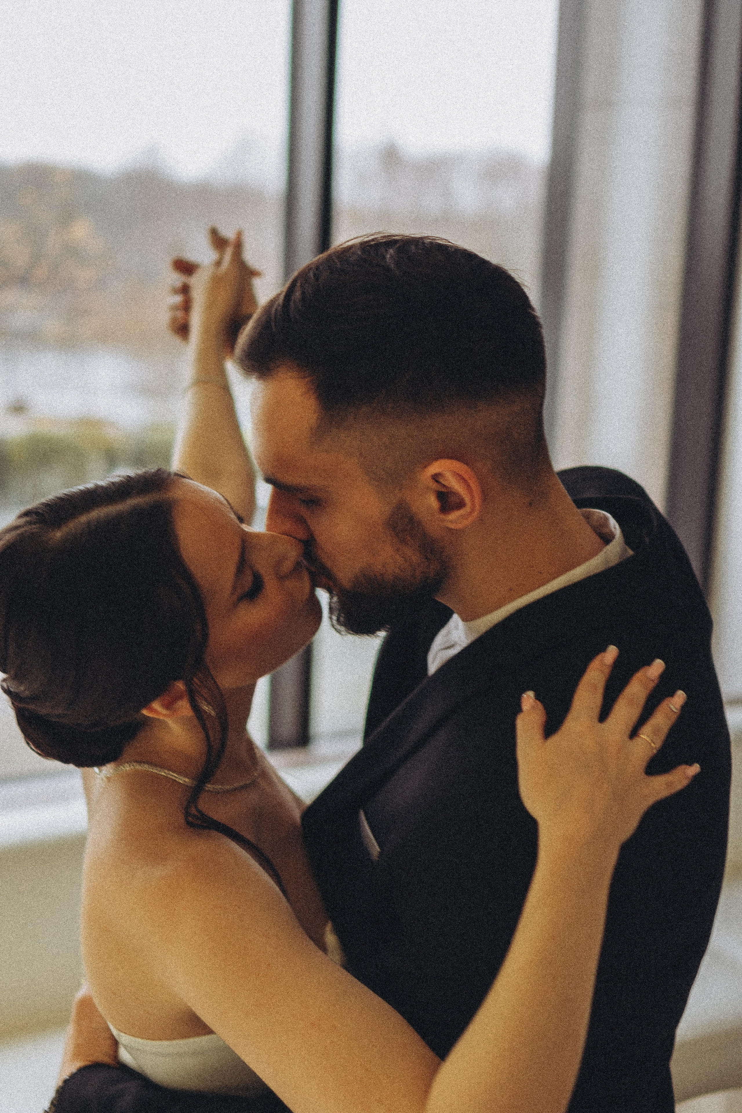 СВАДЕБНАЯ СЬЕМКА СБОРОВ ЖЕНИХА И НЕВЕСТЫ В ОТЕЛЕ И ТАКЖЕ ФОТОСЕССИИЯ В ОТЕЛЕЕ МЕГАПОЛИС БРЯНСК. Профессиональный фотограф, Санкт-Петербург — Виктория Богомолова