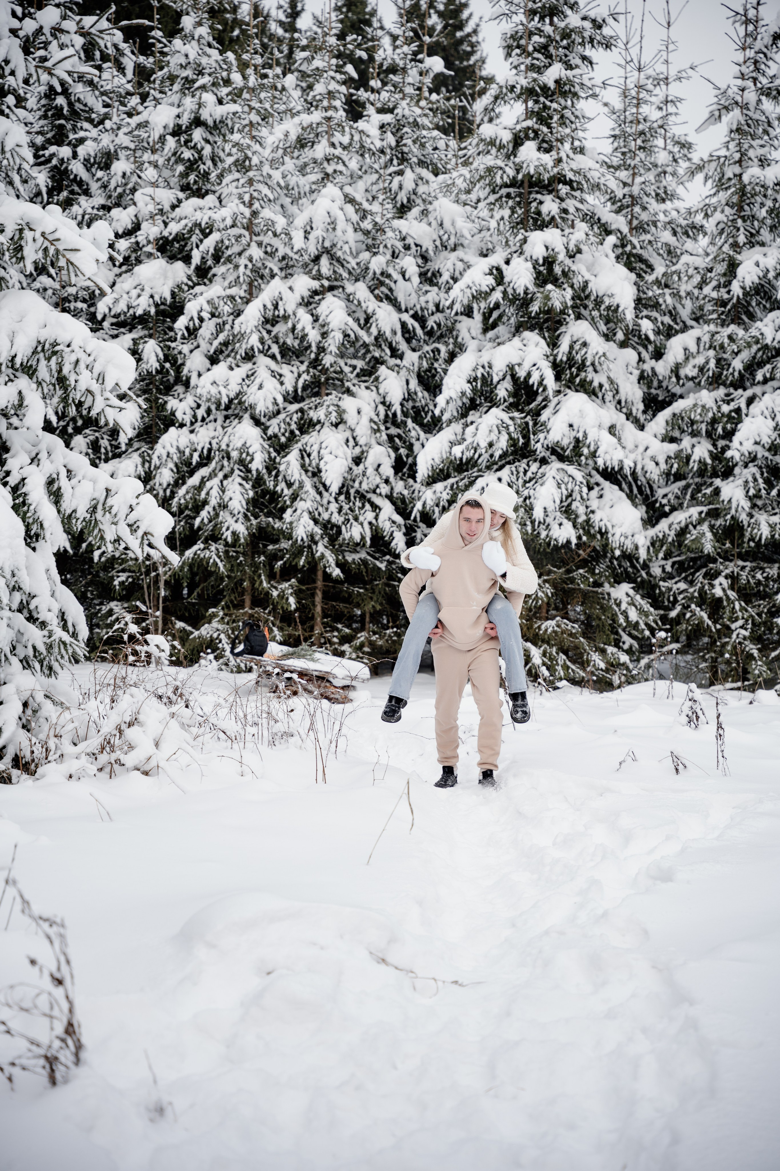 Лесная зимняя любовь