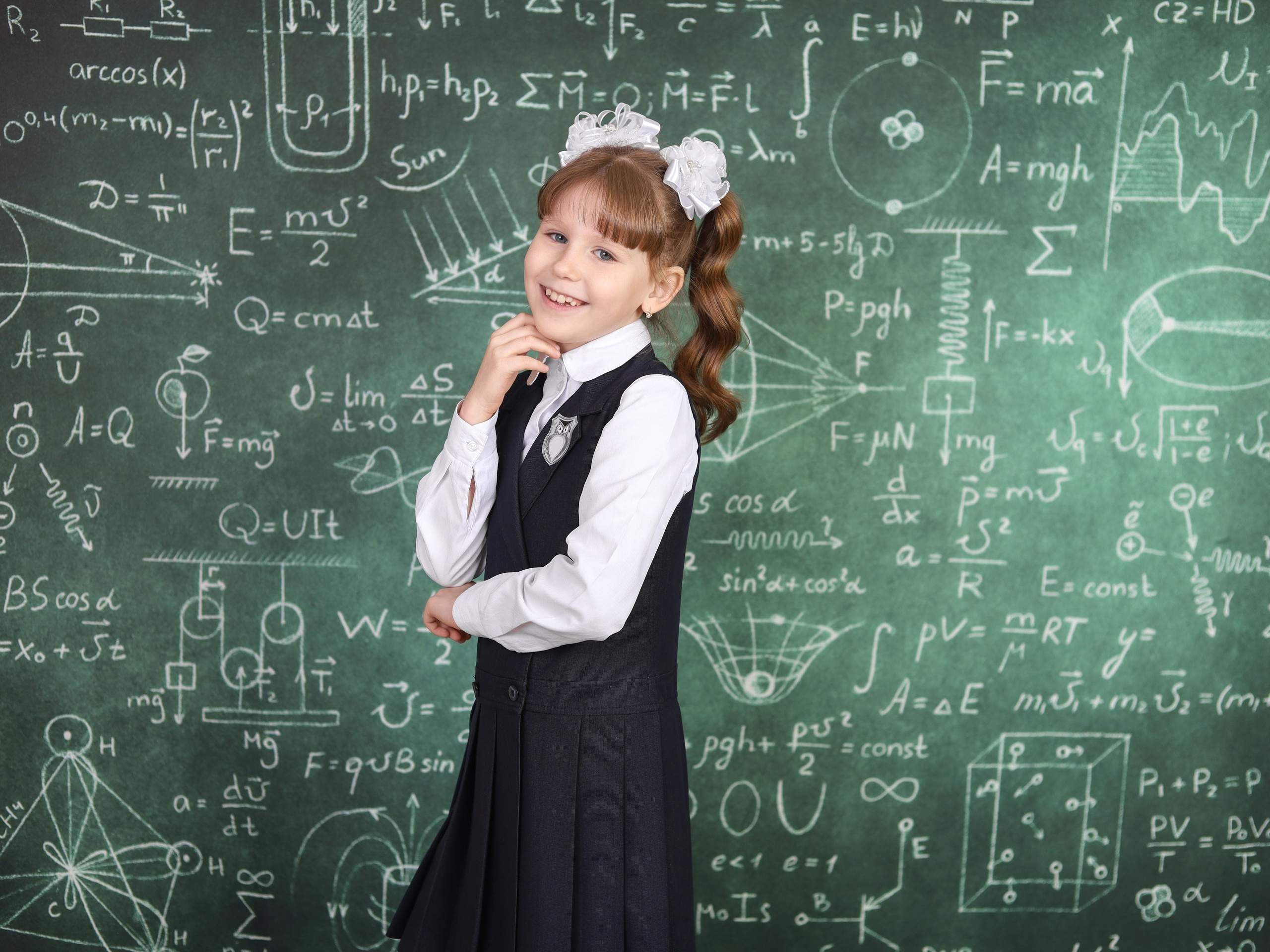 Выпускная книга "Ветер". Выпускные альбомы в Тюмени для школ, садов, вузов спортивных секций