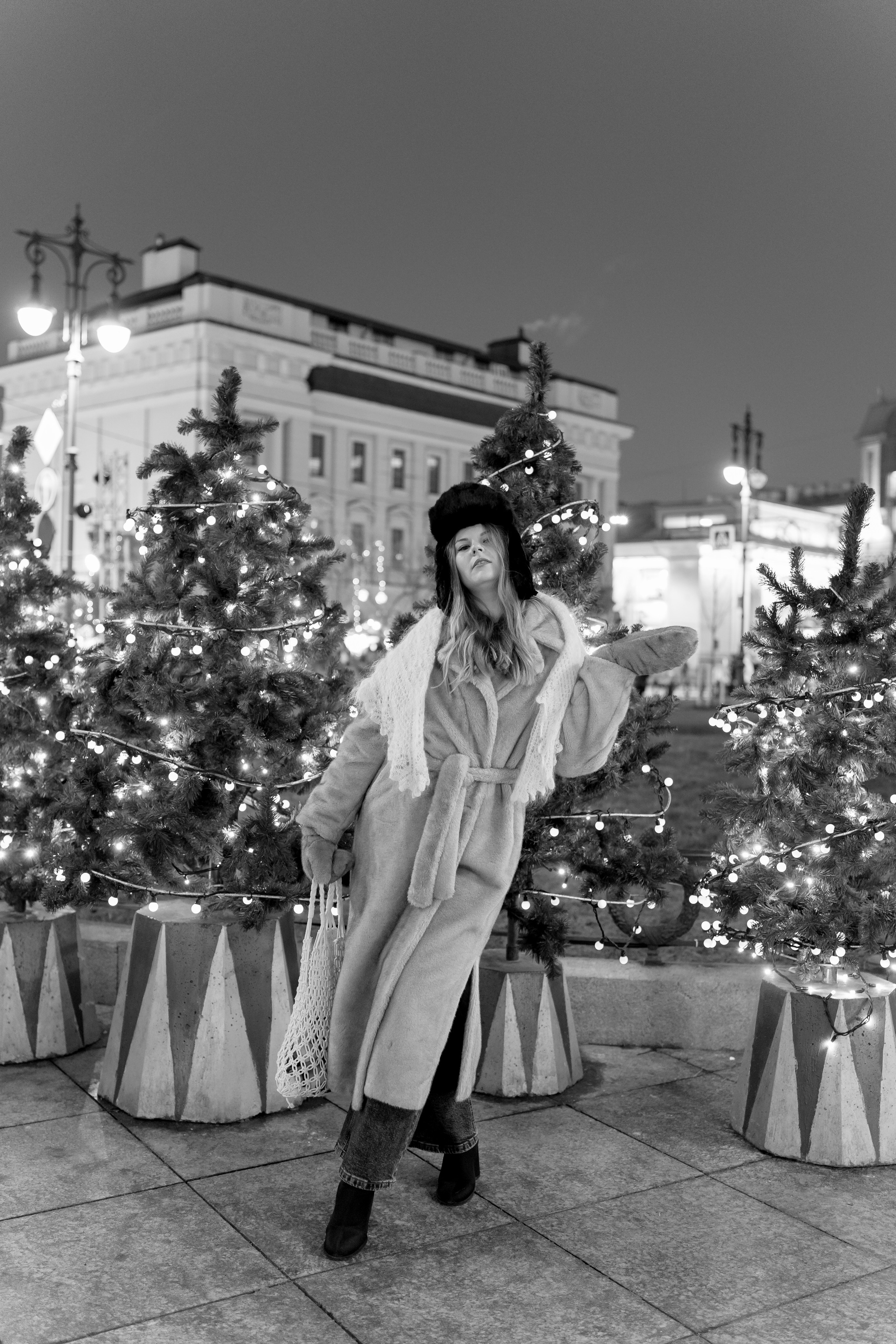 ПРОГУЛКА НА МАНЕЖНОЙ ПЛОЩАДИ ДЛЯ ДЕВУШКИ ПЕРЕД НОВЫМ ГОДОМ (НОВОГОДНЯЯ ФОТОСЕССИИЯ НА МАНЕЖНОЙ ПЛОЩАДИ). Профессиональный фотограф, Санкт-Петербург — Виктория Богомолова