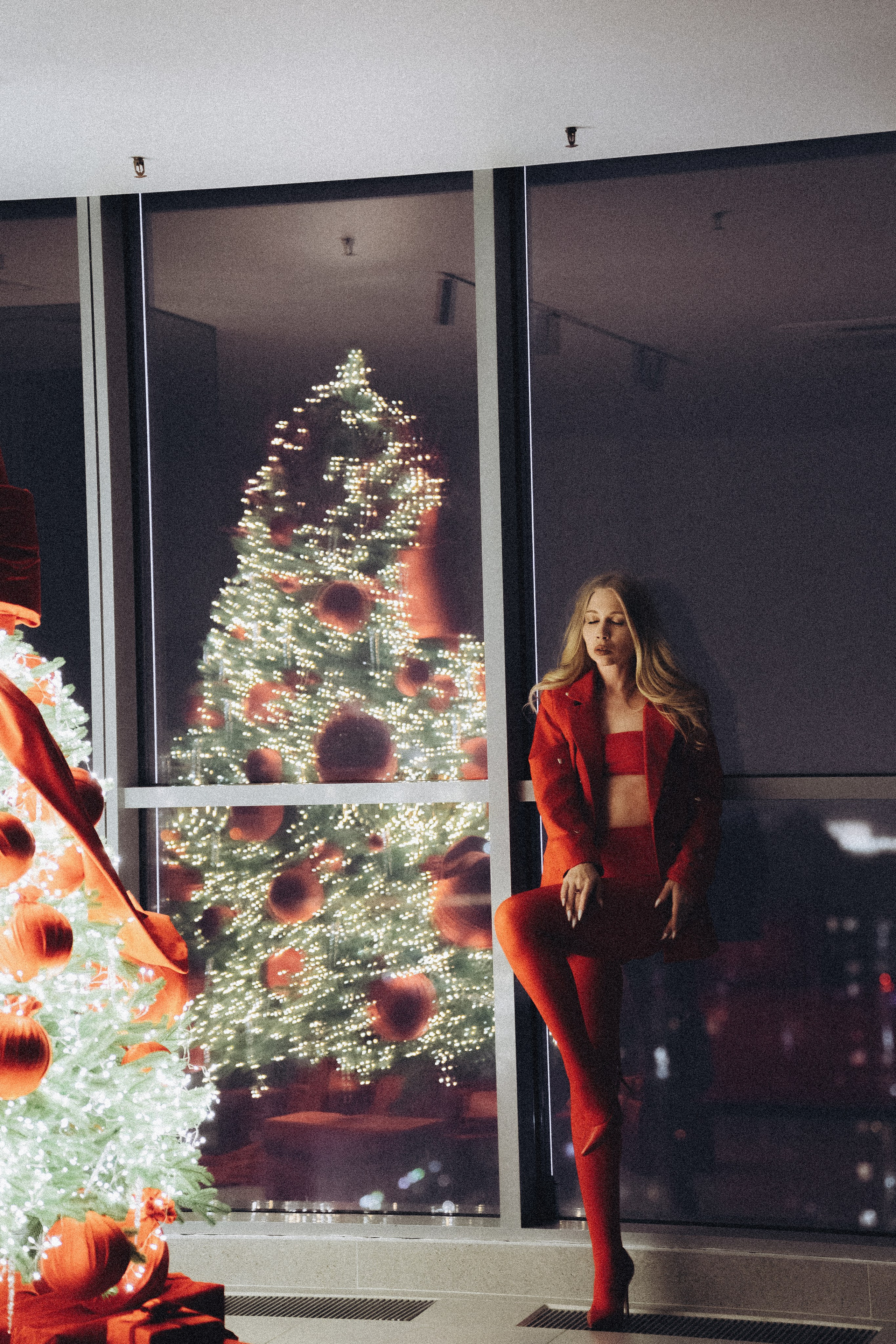 ФОТОСЕССИЯ К НОВОМУ ГОДУ В СТУДИИ С ЕЛОЧКОЙ КРАСИВЫЙ ОБРАЗ. Профессиональный фотограф, Санкт-Петербург — Виктория Богомолова