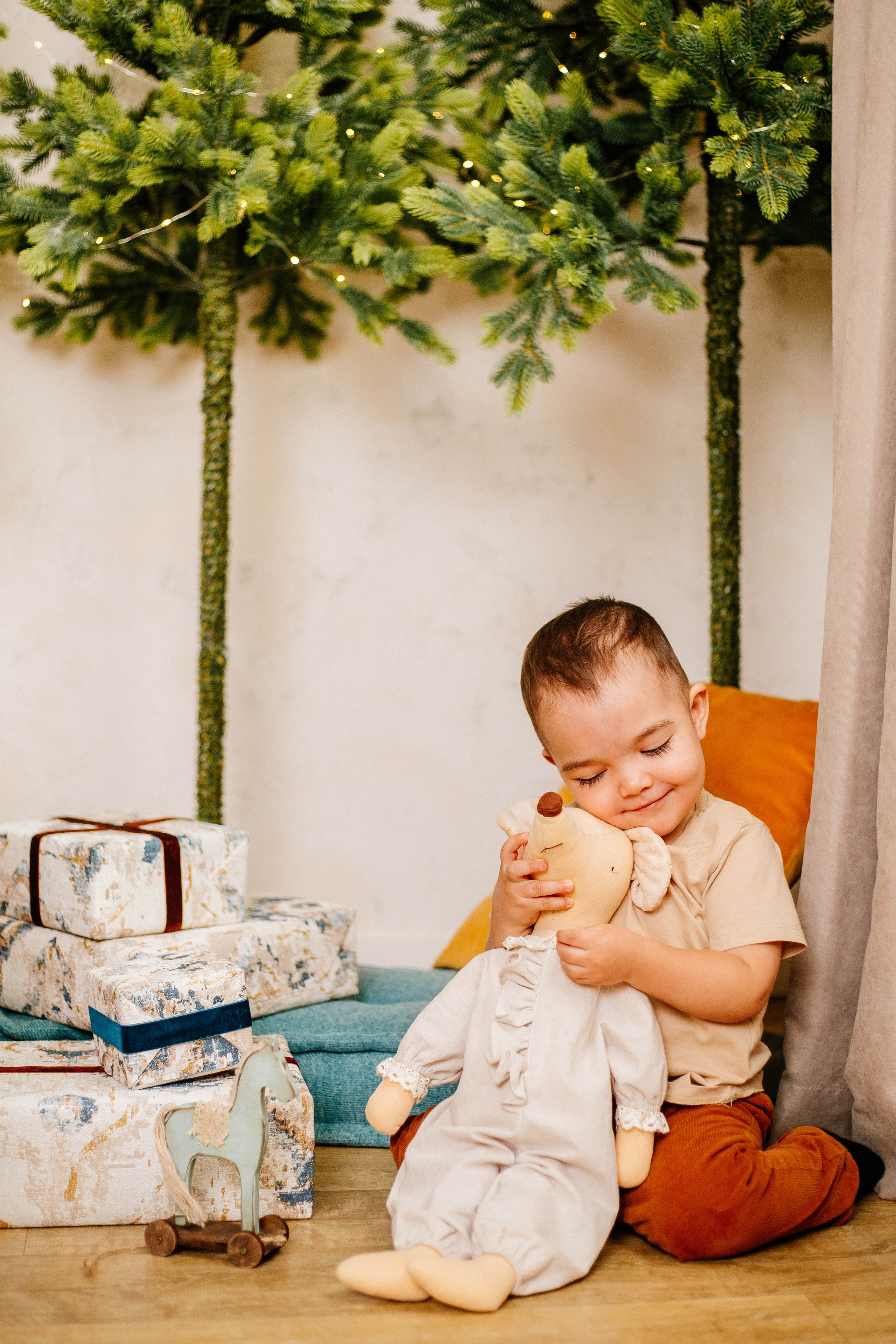 Лев с семьей. Рыжова Тамара