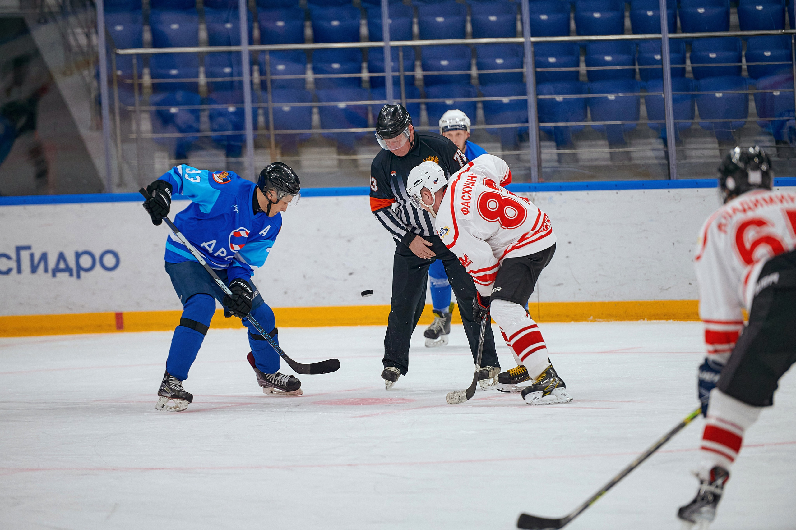 Портфолио репортажной фотосъёмки: Кристалл арена — Хоккей — РусГидро. Фотограф Яковлев Роман — Красноярск
