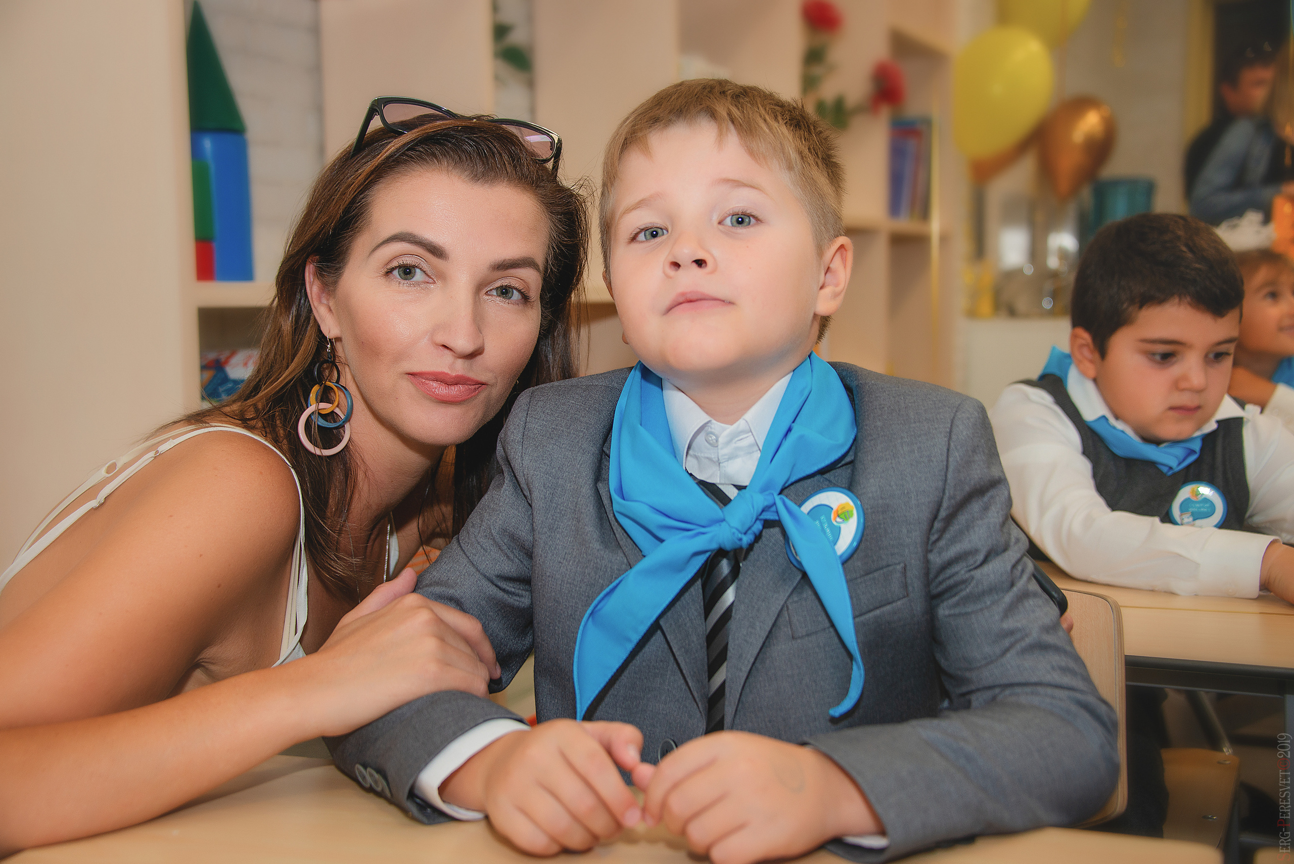 Фотосъемка на 1 сентября в школу, детский сад, фотограф Пересвет. Ваш фотограф на праздник в Москве, Раменском, Жуковском, Люберцах