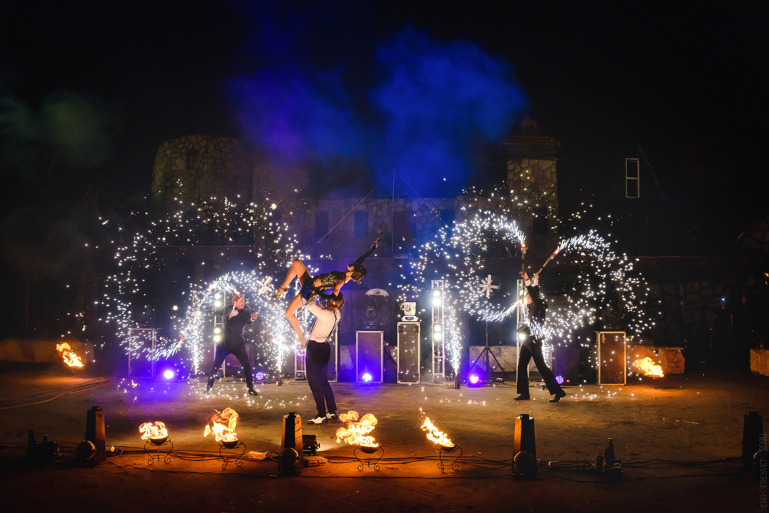 Фаер шоу. Ваш фотограф на праздник в Москве, Раменском, Жуковском, Люберцах