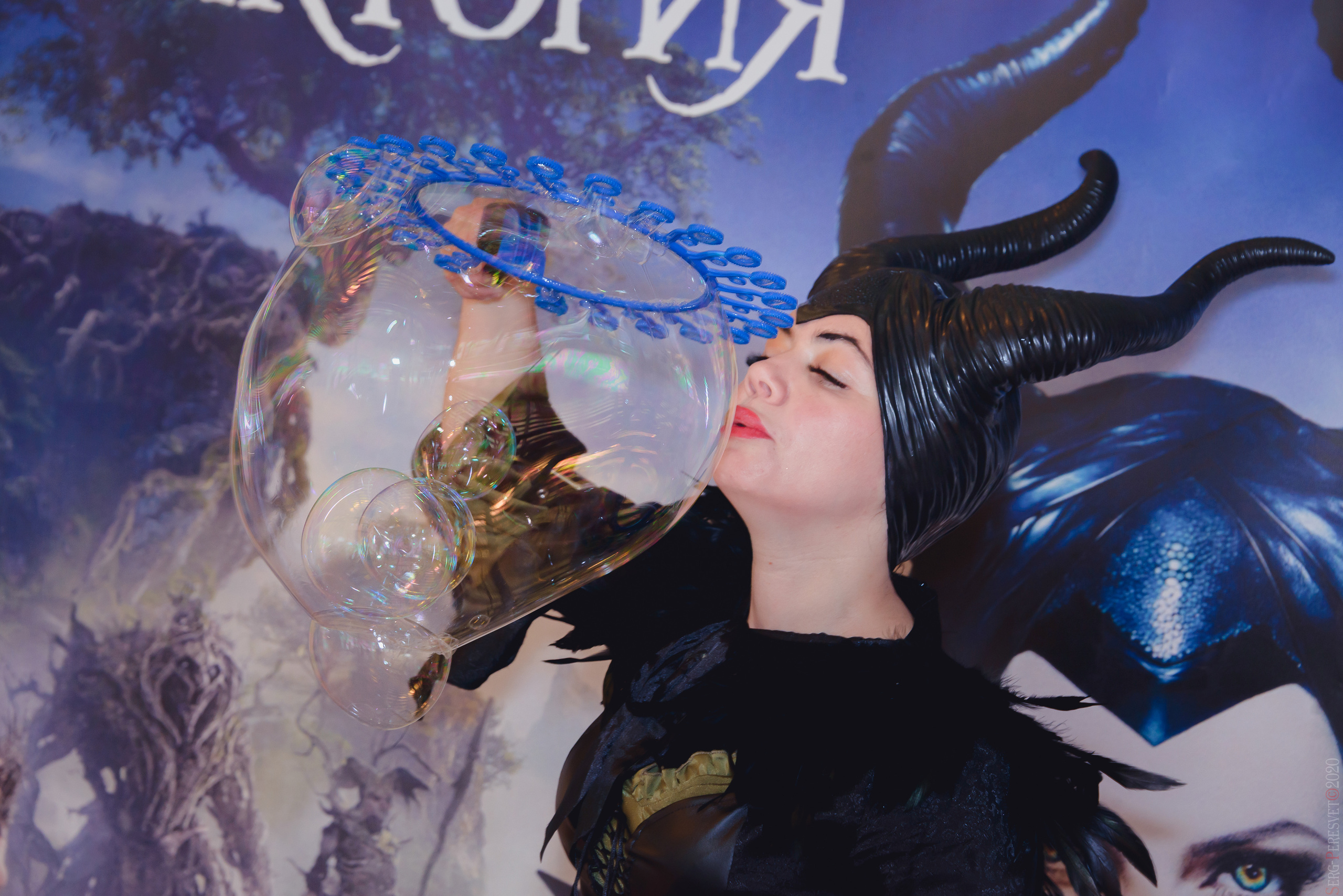 Шоу мыльных пузырей в Москве, детский фотограф Сергей Пересвет. Ваш фотограф на праздник в Москве, Раменском, Жуковском, Люберцах