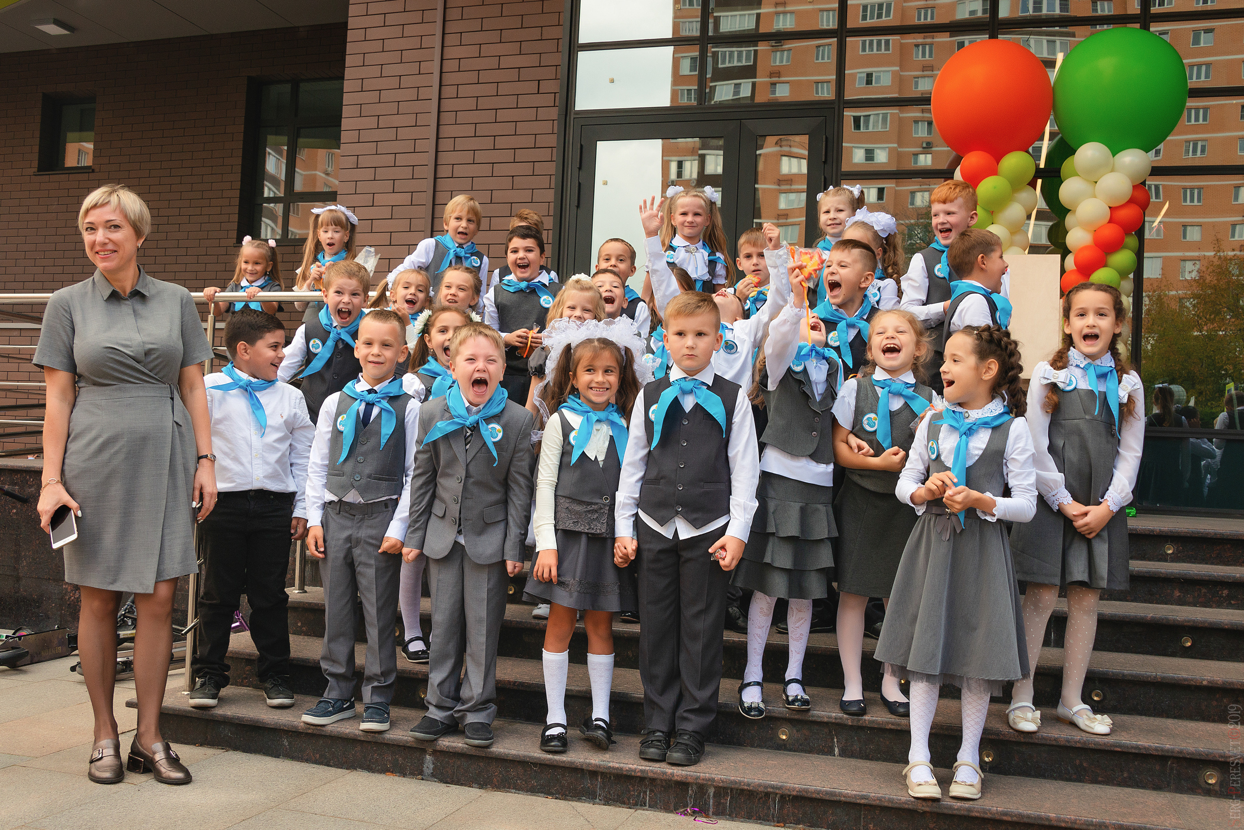 Фотосъемка на 1 сентября в школу, детский сад, фотограф Пересвет. Ваш фотограф на праздник в Москве, Раменском, Жуковском, Люберцах