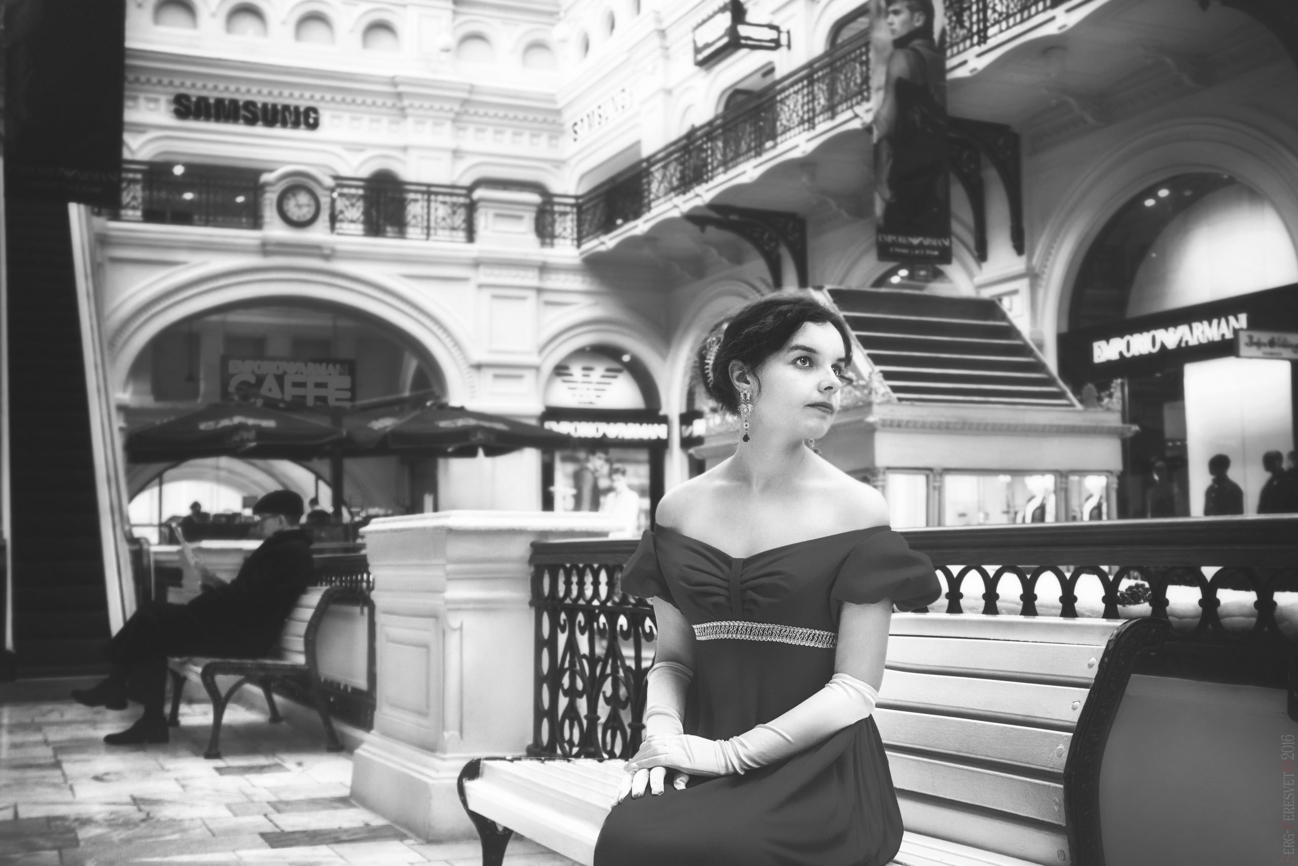 Фотосессия в студии для девушек в Москве - фотограф Сергей Пересвет. Ваш фотограф на праздник в Москве, Раменском, Жуковском, Люберцах