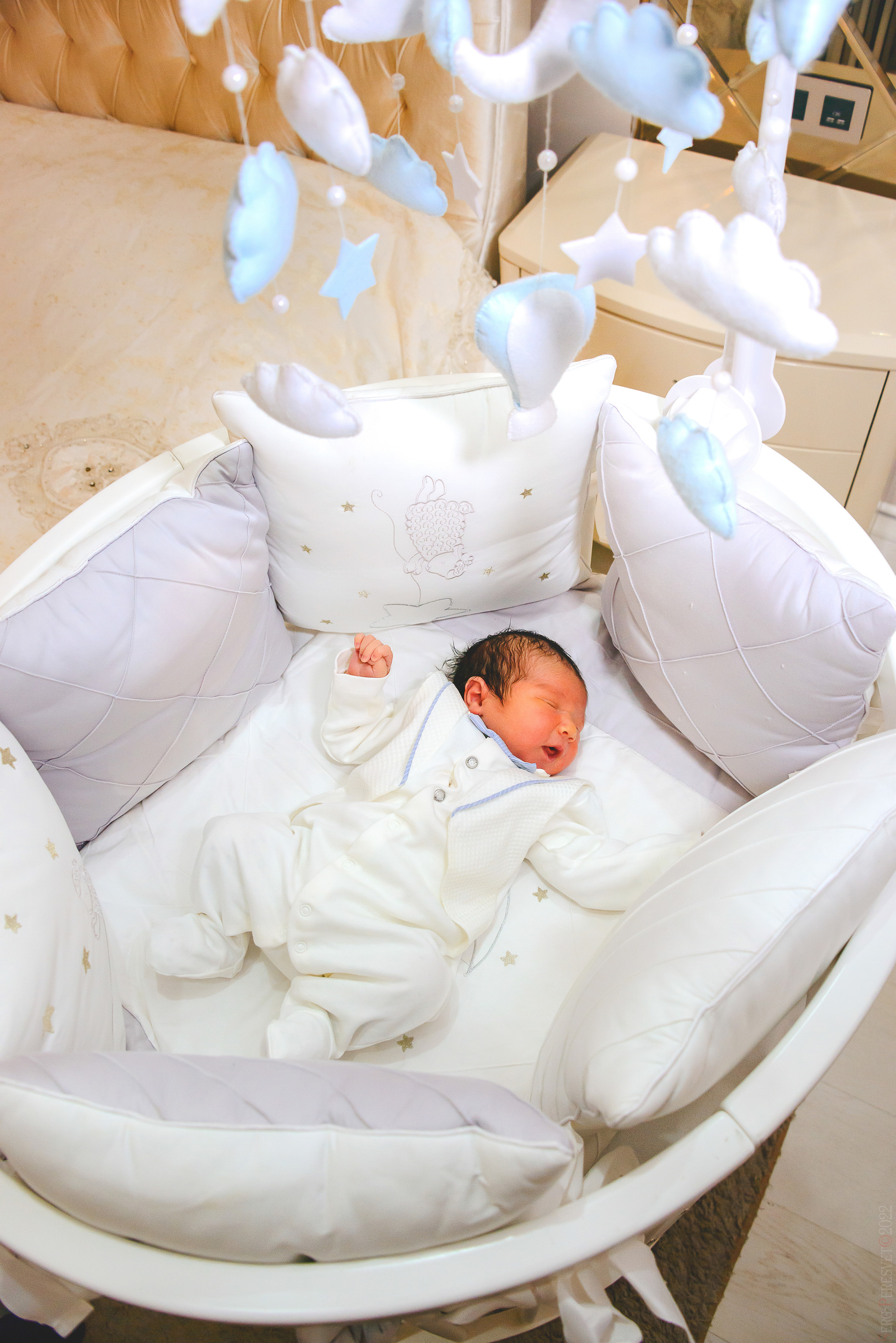 Ньюборн, имянаречение, выписка из роддома. Ваш фотограф на праздник в Москве, Раменском, Жуковском, Люберцах