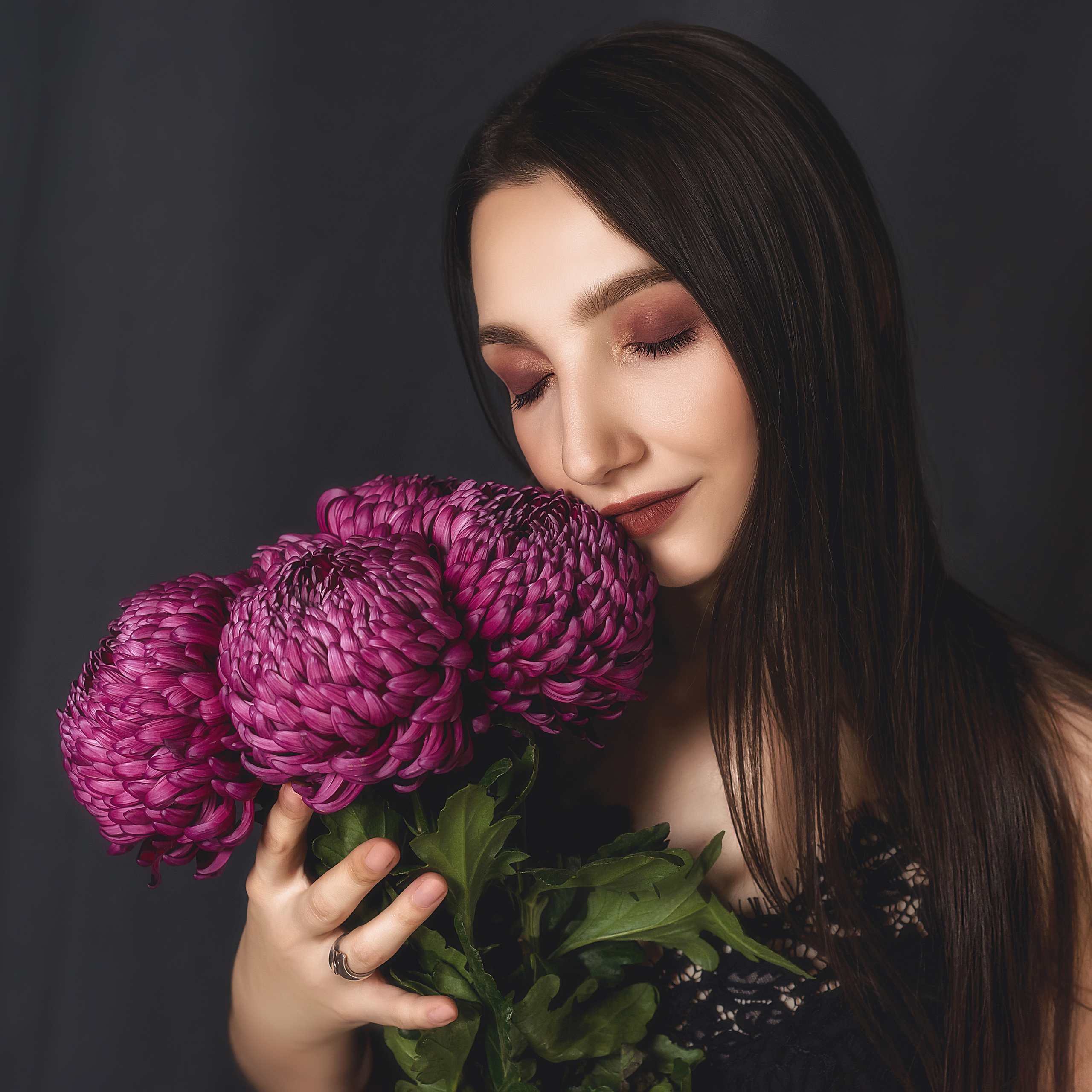 Фотосессия в студии для девушек в Москве - фотограф Сергей Пересвет. Ваш фотограф на праздник в Москве, Раменском, Жуковском, Люберцах