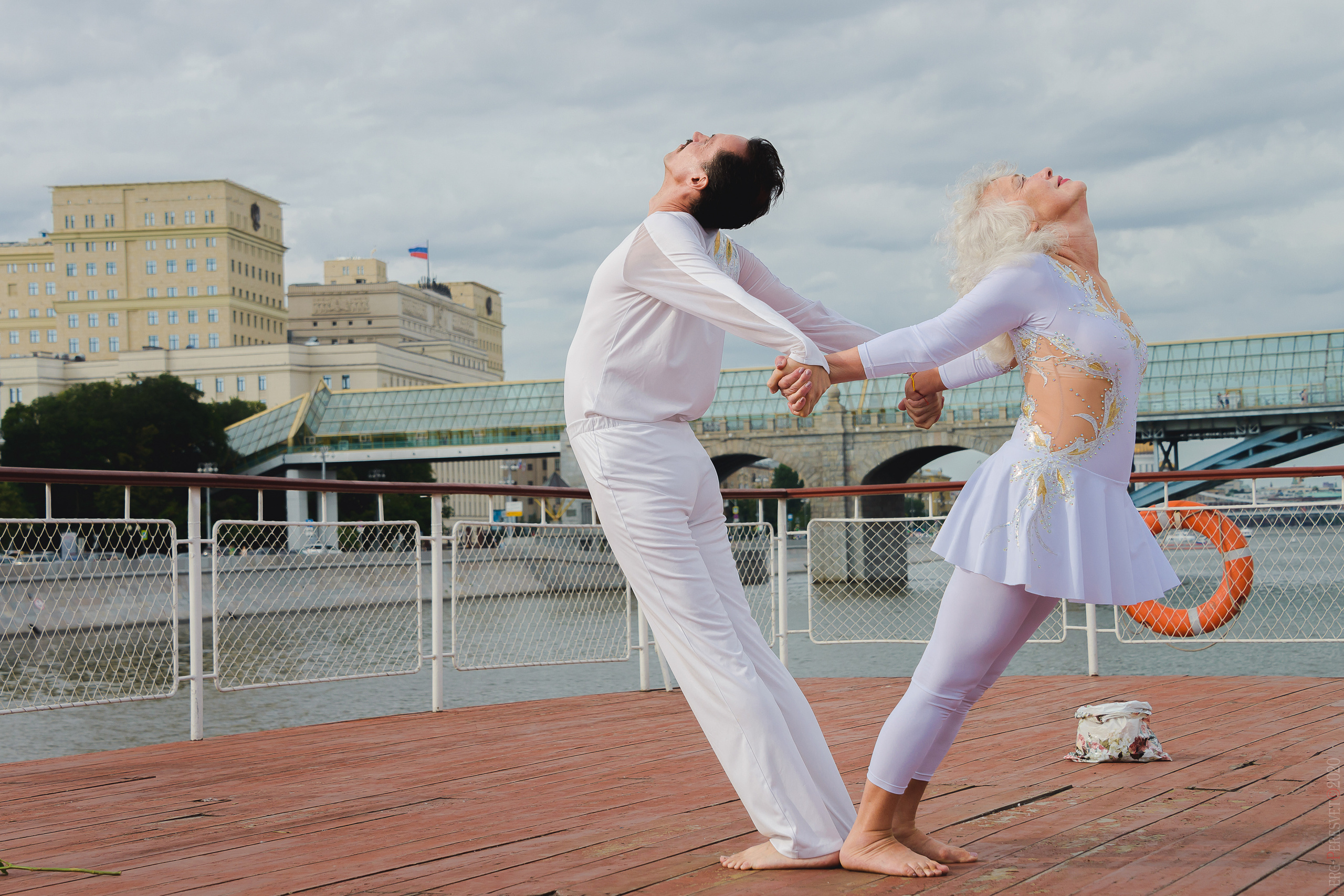 Международный день йоги на Москве-реке. ABS yoga. Ваш фотограф на праздник в Москве, Раменском, Жуковском, Люберцах