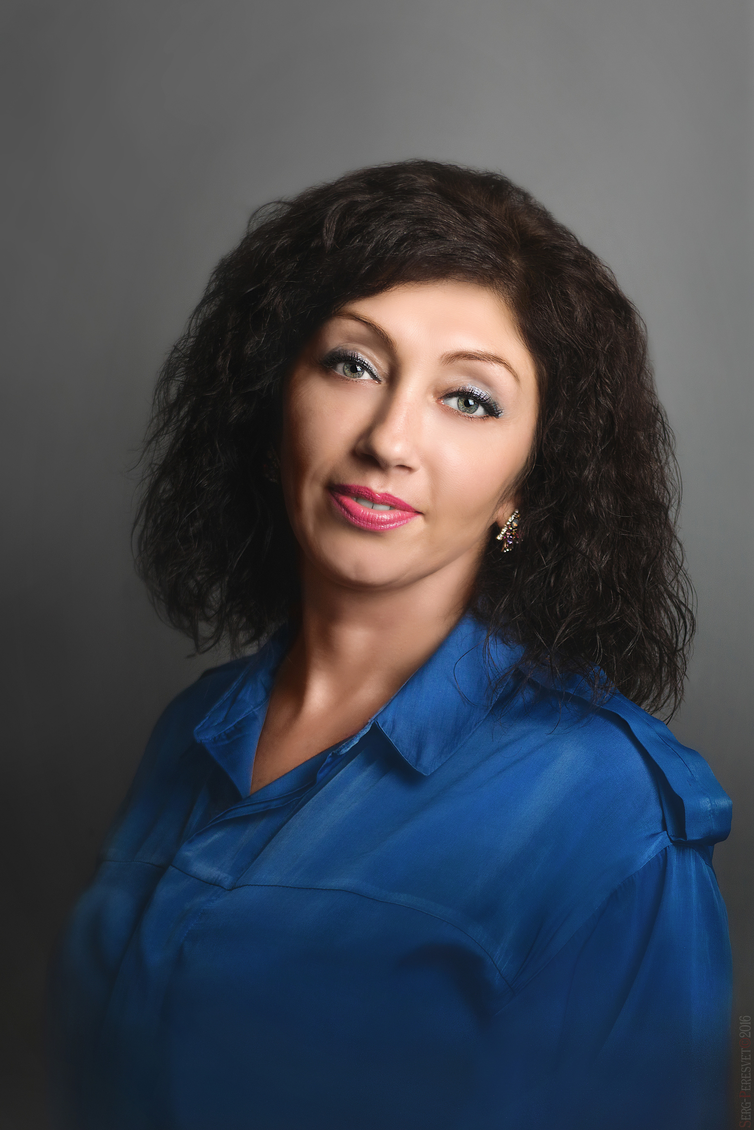 Фотосессия в студии для девушек в Москве - фотограф Сергей Пересвет. Ваш фотограф на праздник в Москве, Раменском, Жуковском, Люберцах