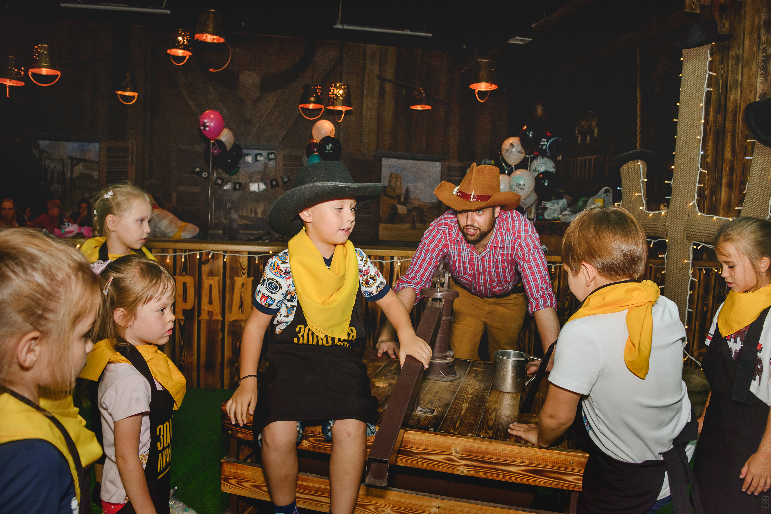 «Золотая лихорадка», квест-комната, Одинцово, фотограф Сергей Пересвет. Ваш фотограф на праздник в Москве, Раменском, Жуковском, Люберцах