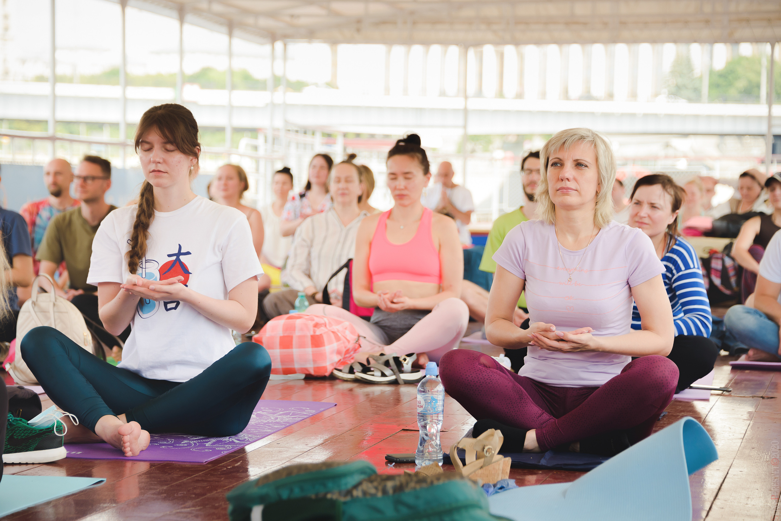 Международный день йоги на Москве-реке. ABS yoga. Ваш фотограф на праздник в Москве, Раменском, Жуковском, Люберцах