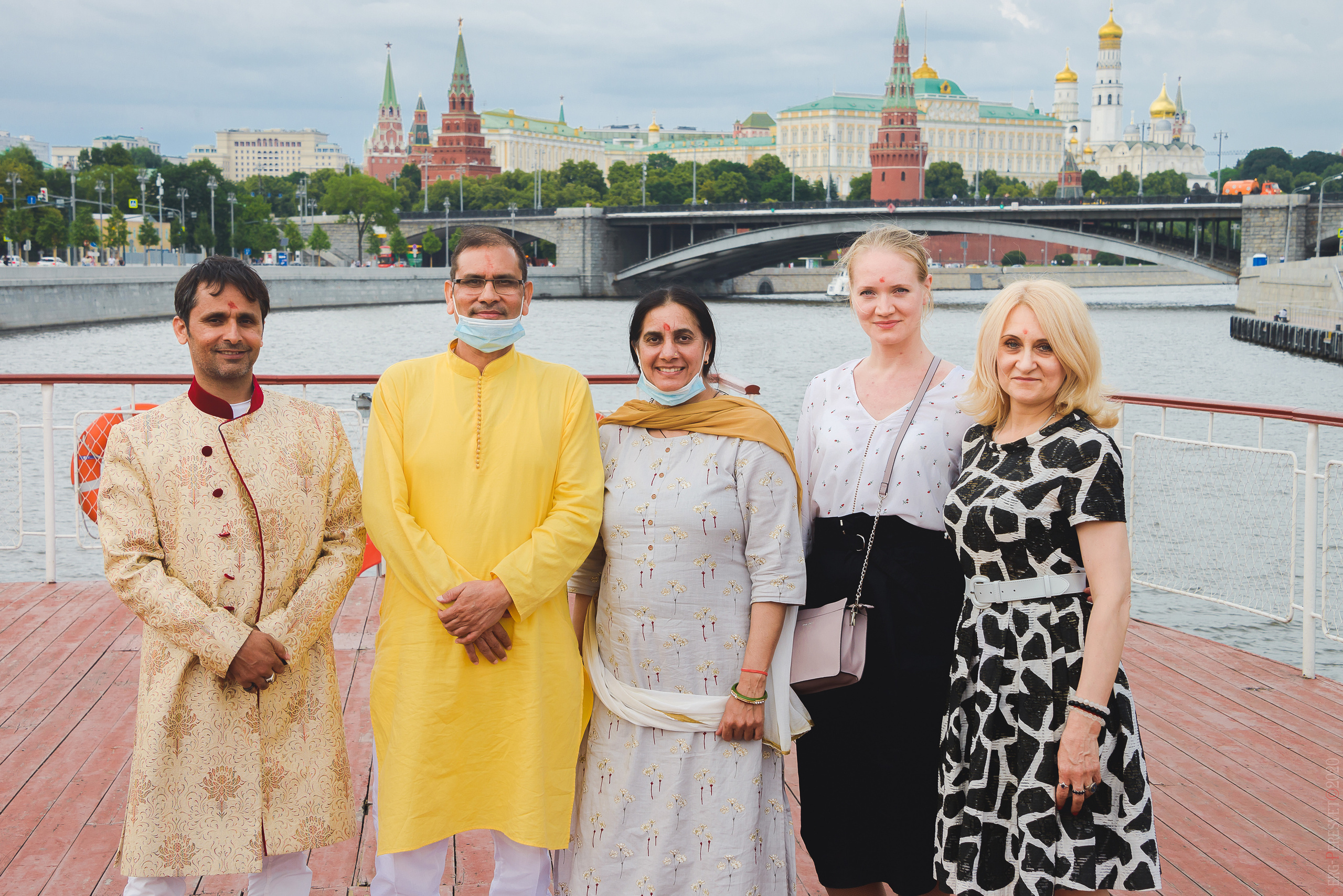 Международный день йоги на Москве-реке. ABS yoga. Ваш фотограф на праздник в Москве, Раменском, Жуковском, Люберцах