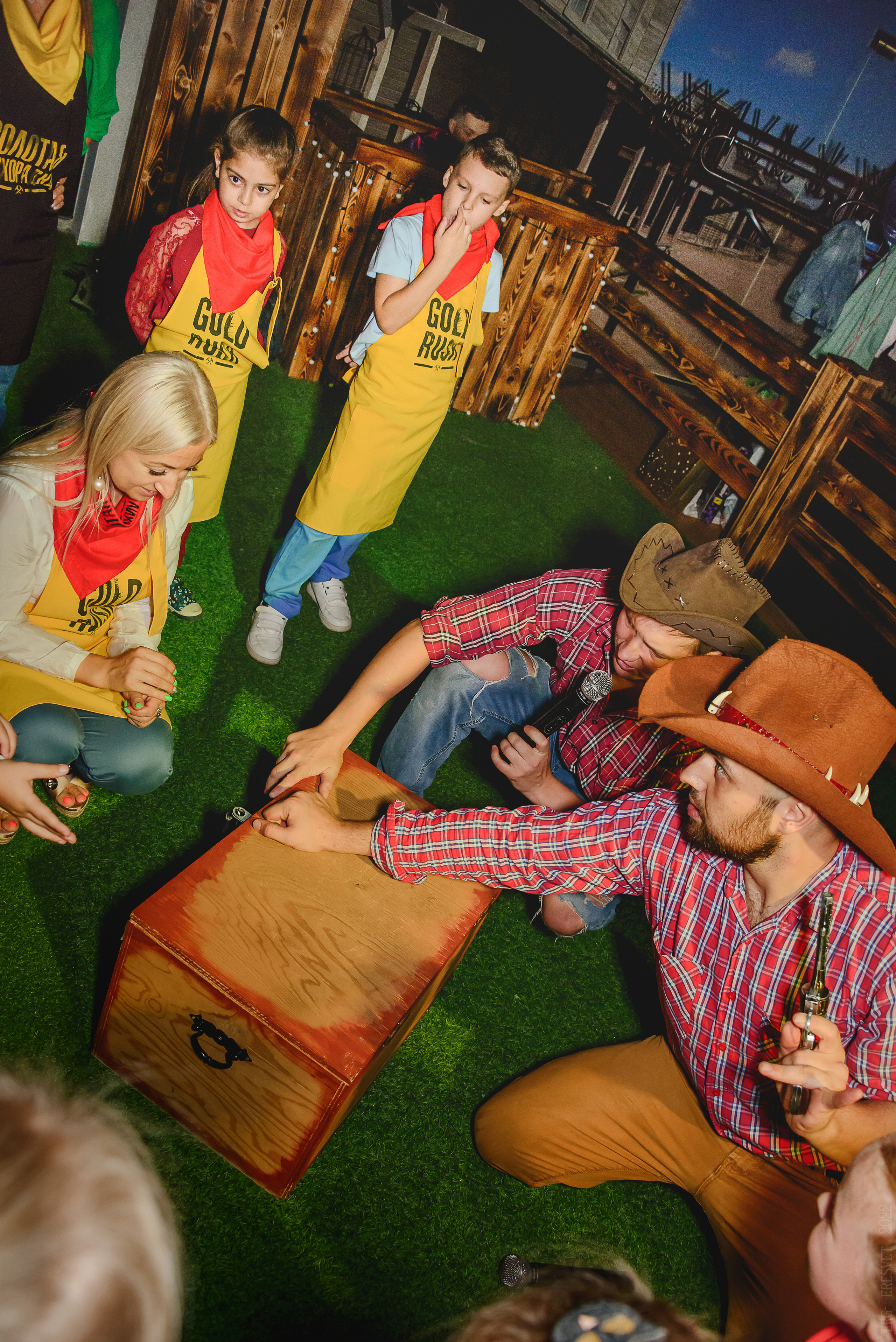 «Золотая лихорадка», квест-комната, Одинцово, фотограф Сергей Пересвет. Ваш фотограф на праздник в Москве, Раменском, Жуковском, Люберцах