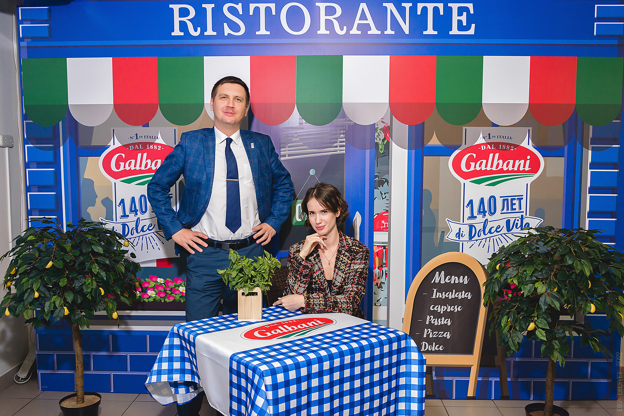 Пресс волл. Ваш фотограф на праздник в Москве, Раменском, Жуковском, Люберцах