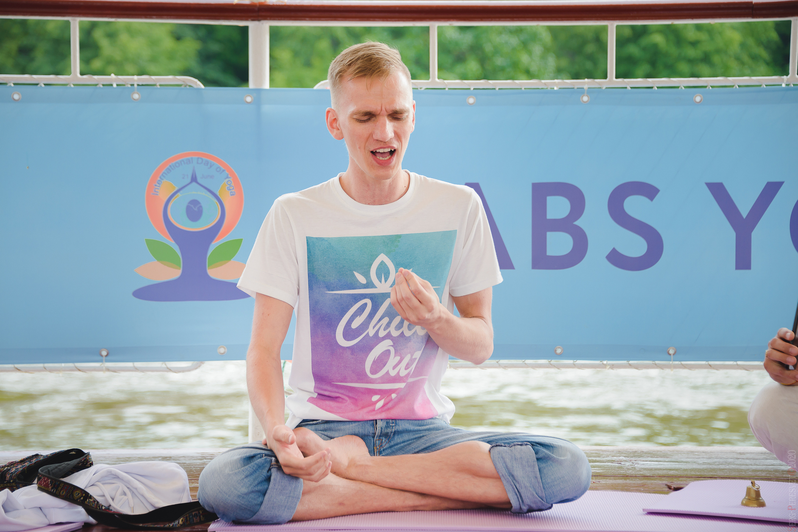 Международный день йоги на Москве-реке. ABS yoga. Ваш фотограф на праздник в Москве, Раменском, Жуковском, Люберцах