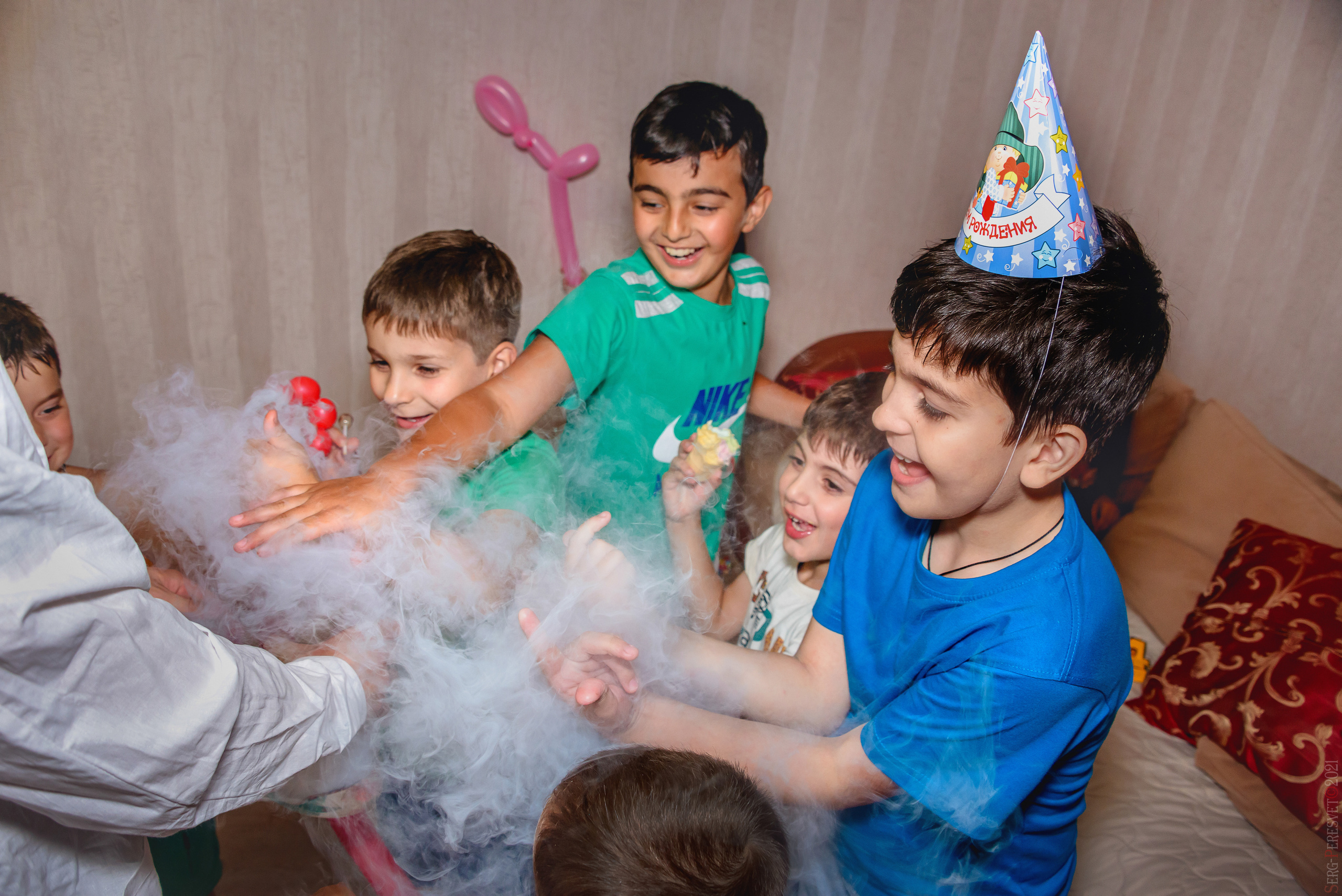 Научное шоу в Москве, детский фотограф Сергей Пересвет. Ваш фотограф на праздник в Москве, Раменском, Жуковском, Люберцах