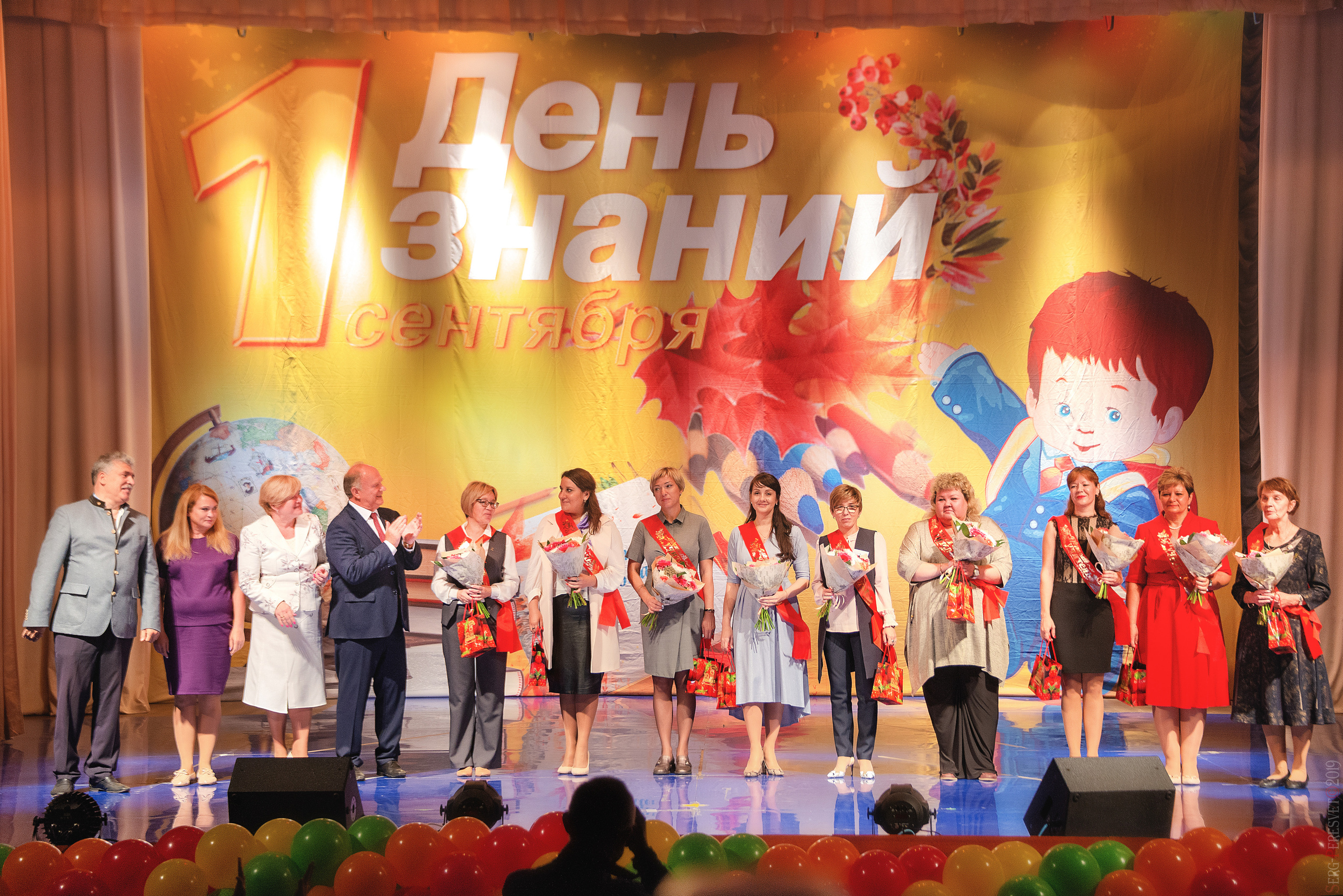 Фотосъемка на 1 сентября в школу, детский сад, фотограф Пересвет. Ваш фотограф на праздник в Москве, Раменском, Жуковском, Люберцах