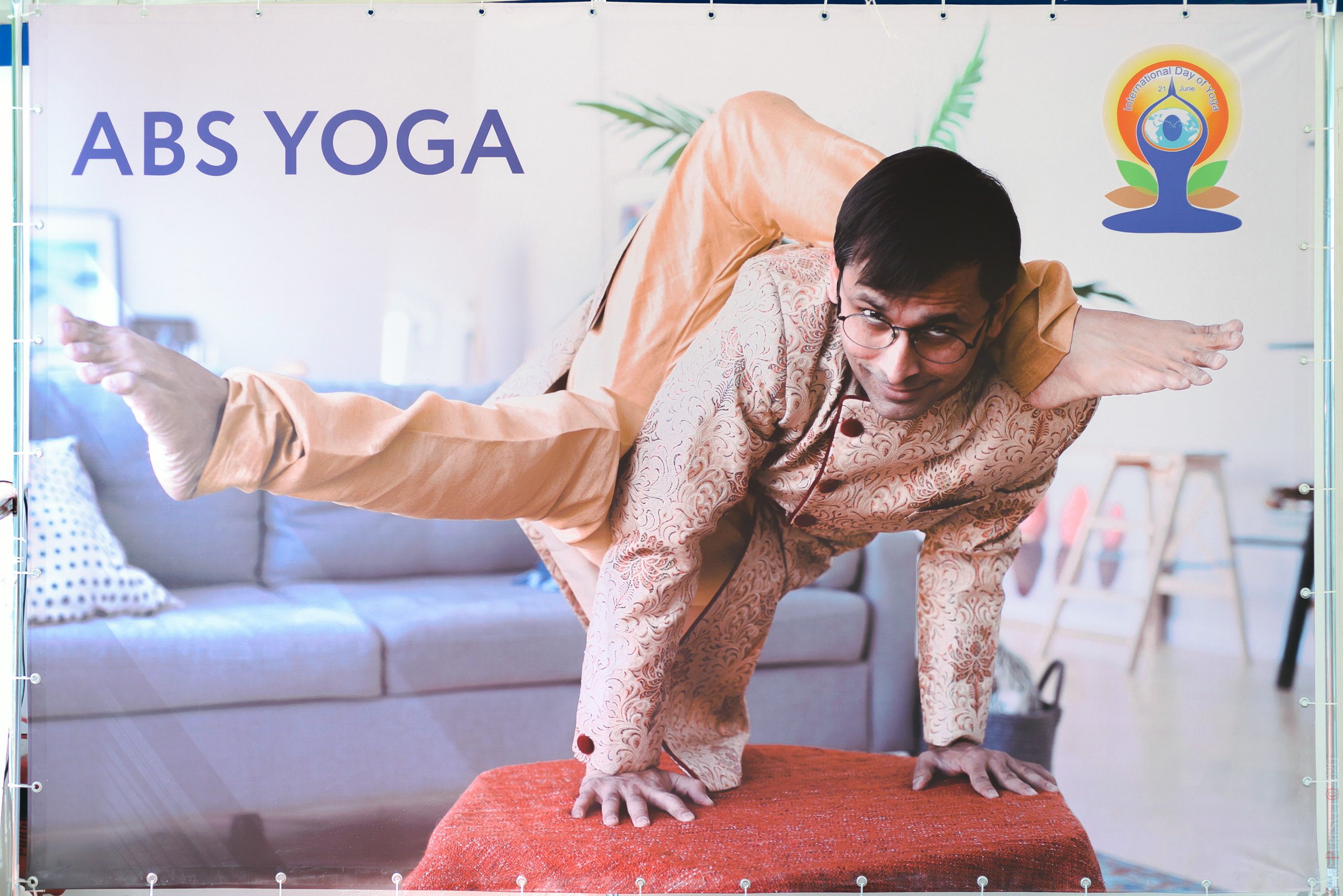 Международный день йоги на Москве-реке. ABS yoga. Ваш фотограф на праздник в Москве, Раменском, Жуковском, Люберцах