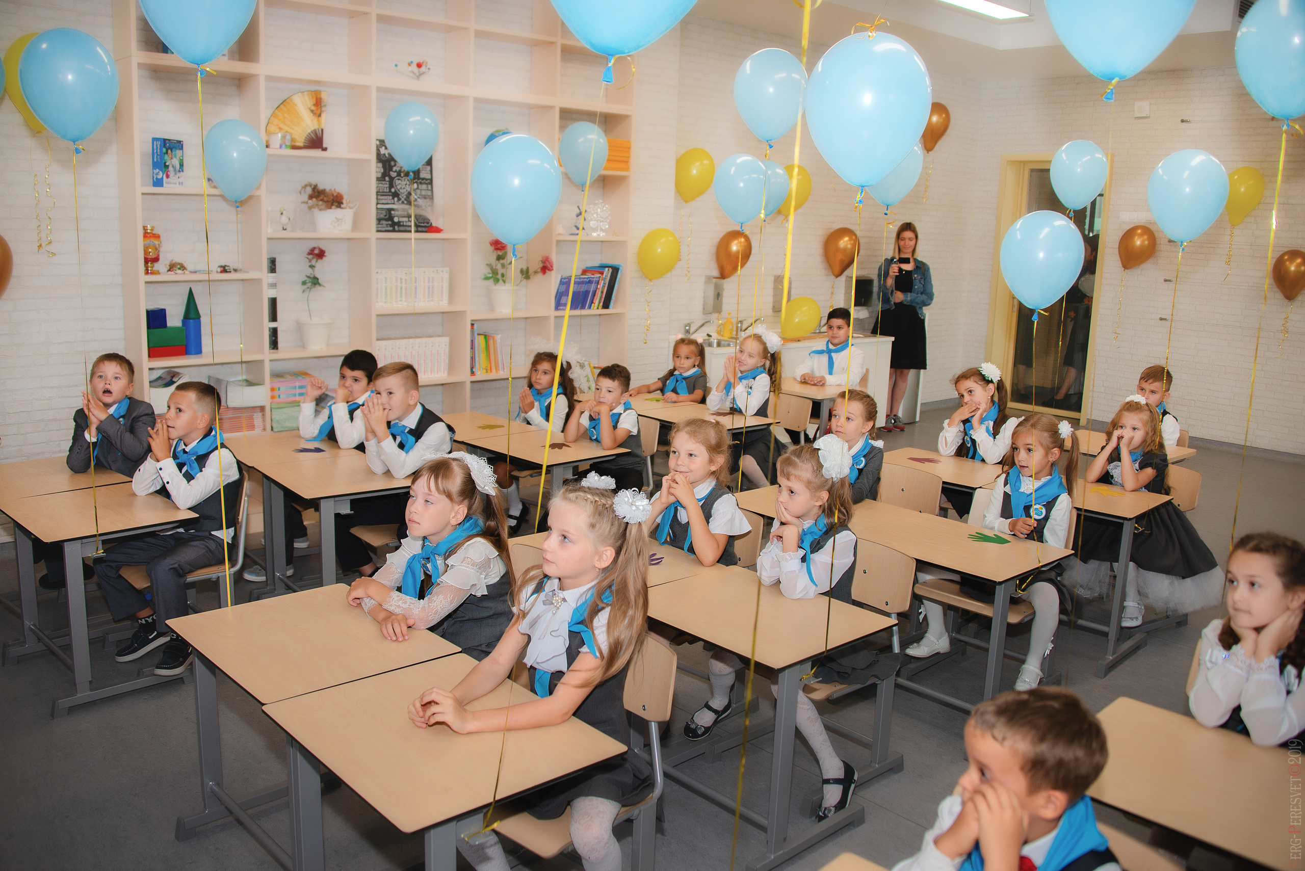 Фотосъемка на 1 сентября в школу, детский сад, фотограф Пересвет. Ваш фотограф на праздник в Москве, Раменском, Жуковском, Люберцах