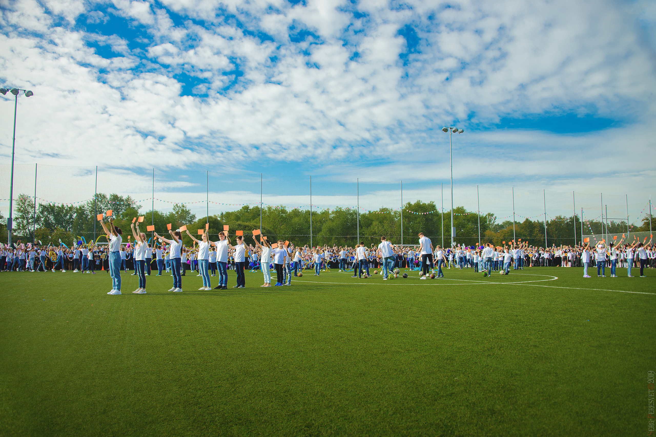 Фотосъемка на 1 сентября в школу, детский сад, фотограф Пересвет. Ваш фотограф на праздник в Москве, Раменском, Жуковском, Люберцах