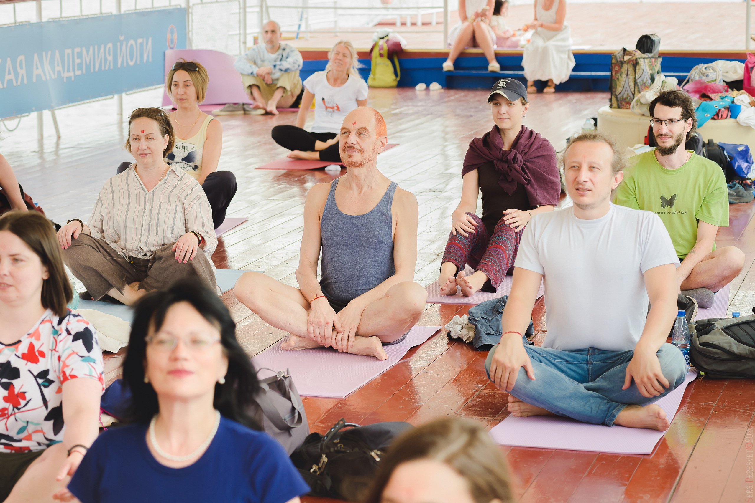 Международный день йоги на Москве-реке. ABS yoga. Ваш фотограф на праздник в Москве, Раменском, Жуковском, Люберцах