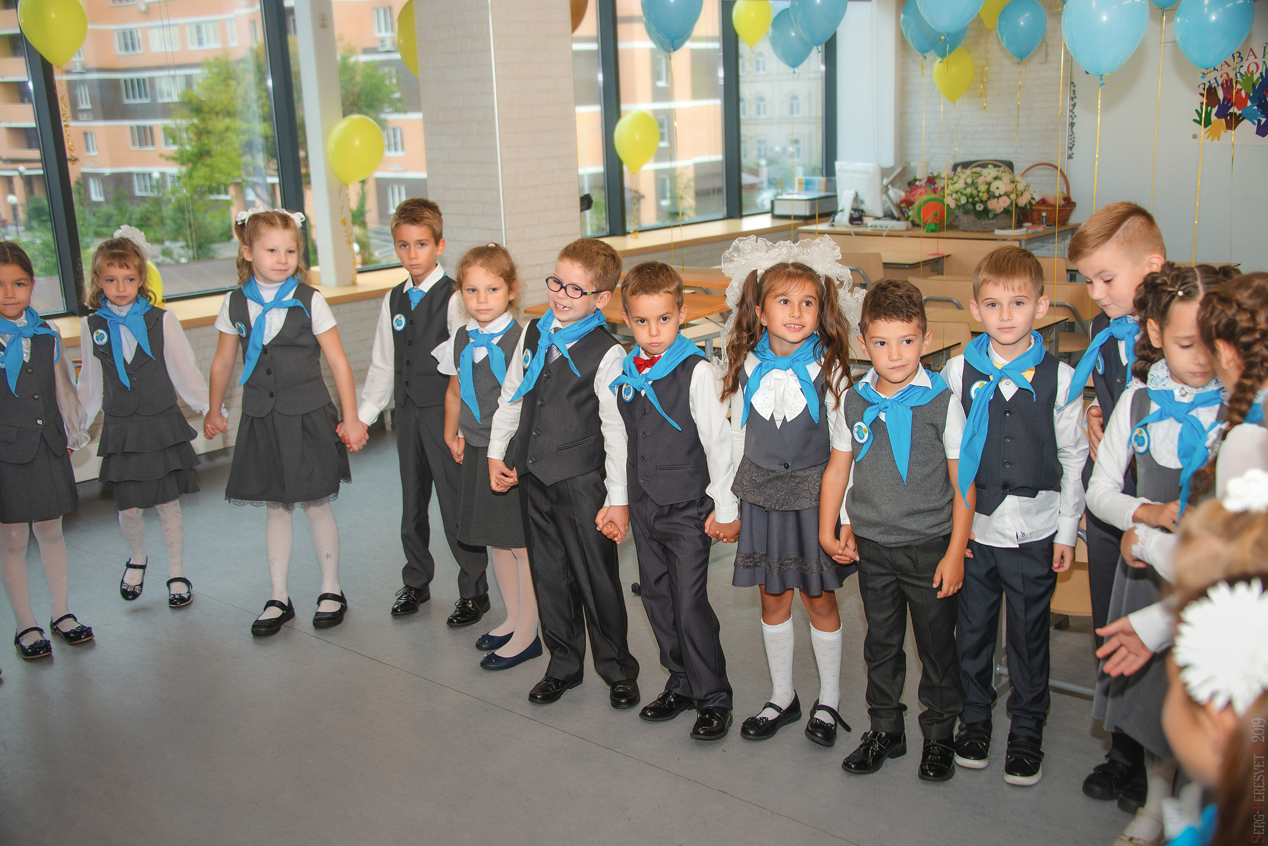 Фотосъемка на 1 сентября в школу, детский сад, фотограф Пересвет. Ваш фотограф на праздник в Москве, Раменском, Жуковском, Люберцах