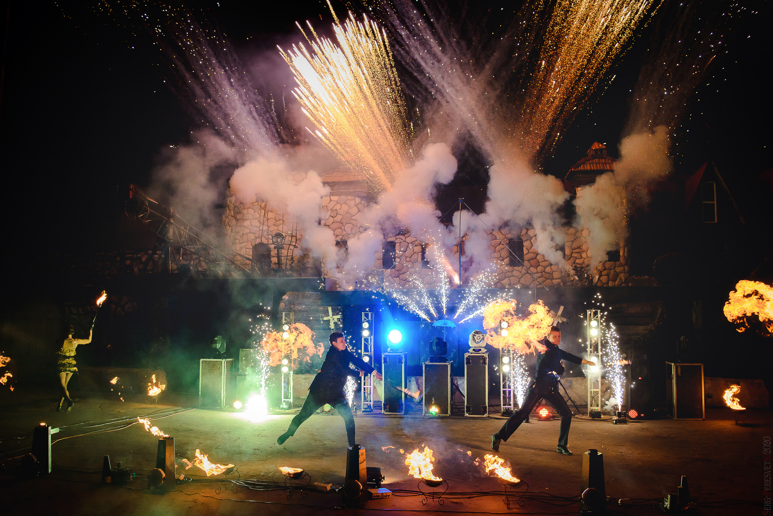 Фаер шоу. Ваш фотограф на праздник в Москве, Раменском, Жуковском, Люберцах