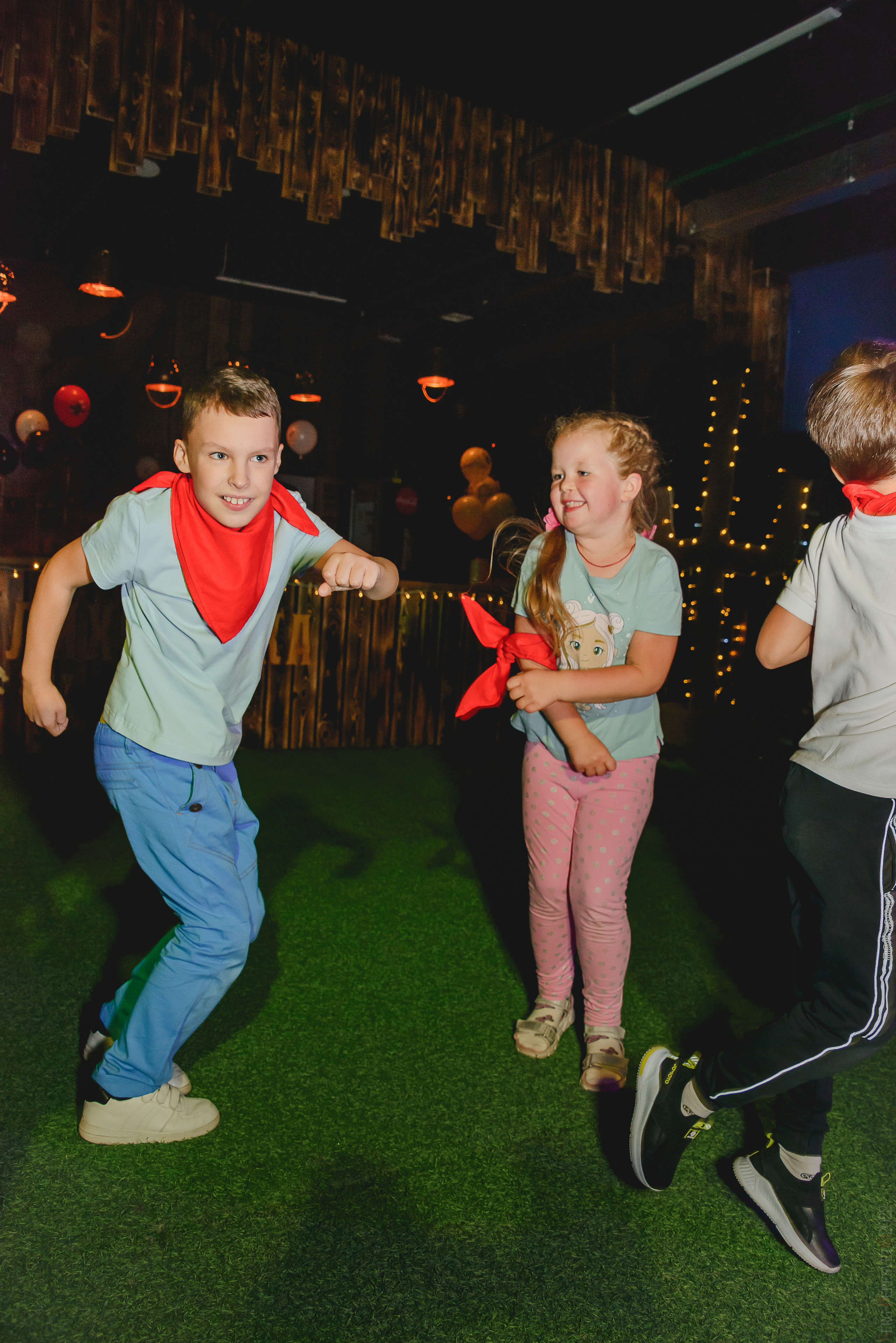 ТикТок вечеринка в Москве, детский фотограф Сергей Пересвет. Ваш фотограф на праздник в Москве, Раменском, Жуковском, Люберцах