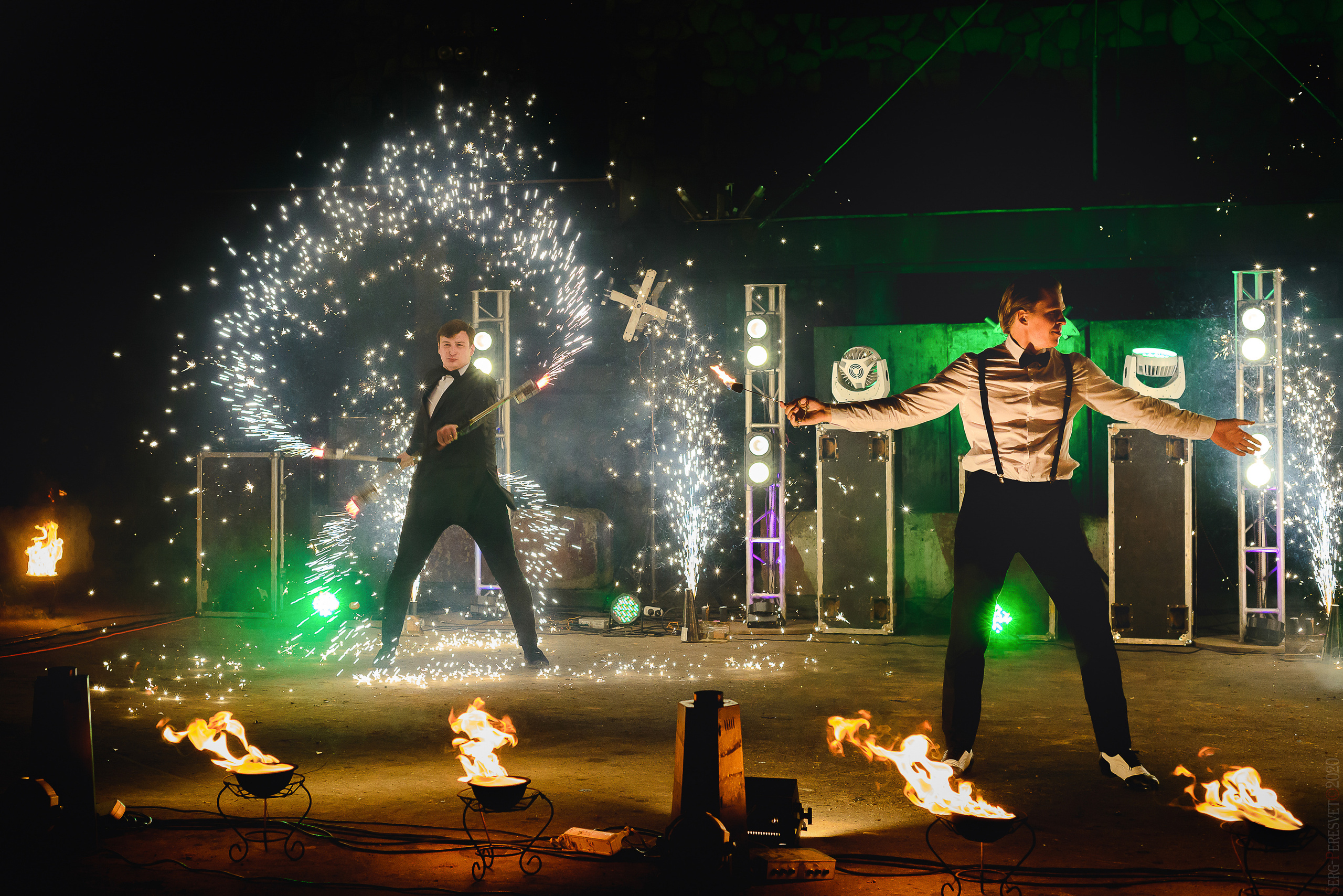 Фаер шоу. Ваш фотограф на праздник в Москве, Раменском, Жуковском, Люберцах