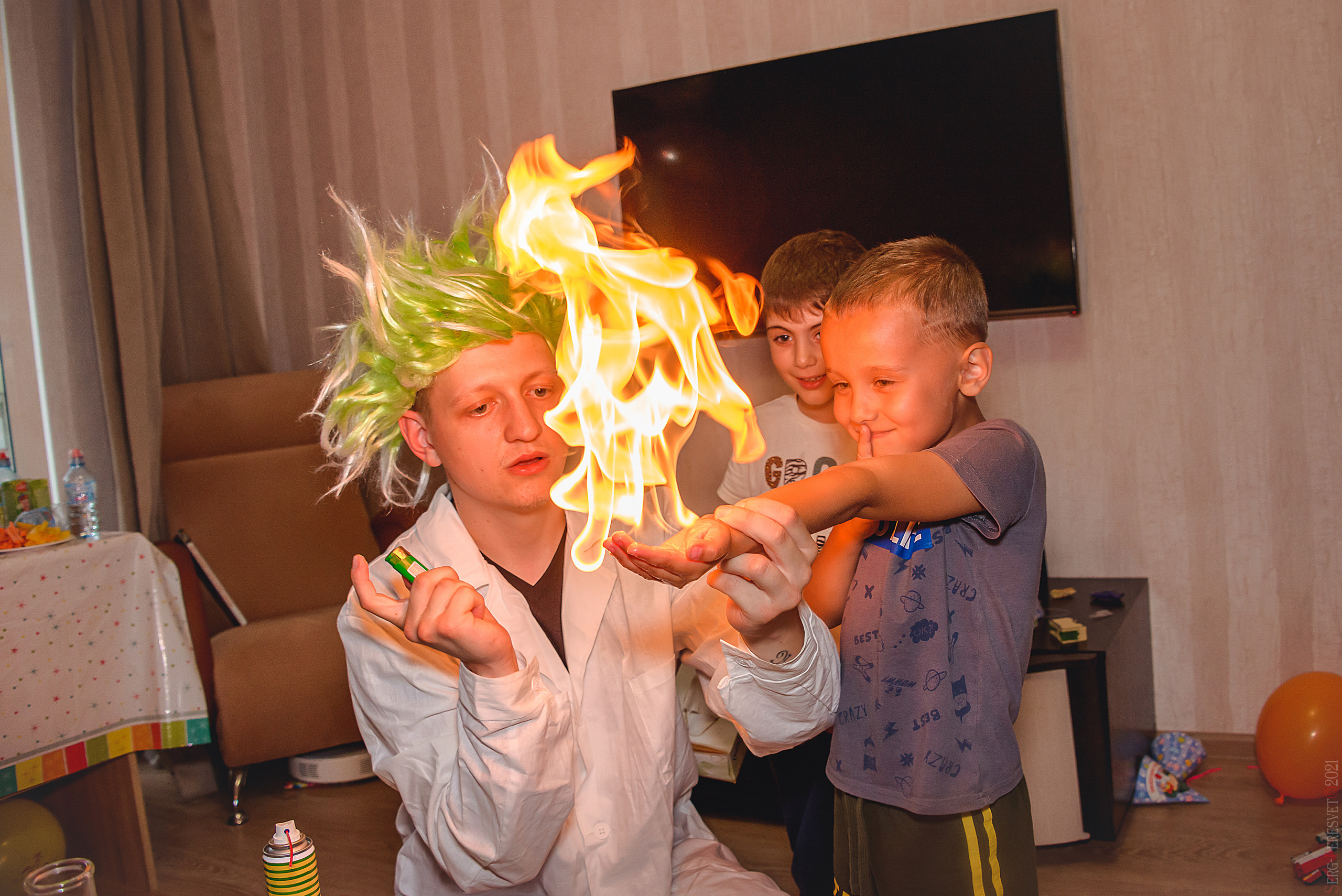 Научное шоу в Москве, детский фотограф Сергей Пересвет. Ваш фотограф на праздник в Москве, Раменском, Жуковском, Люберцах