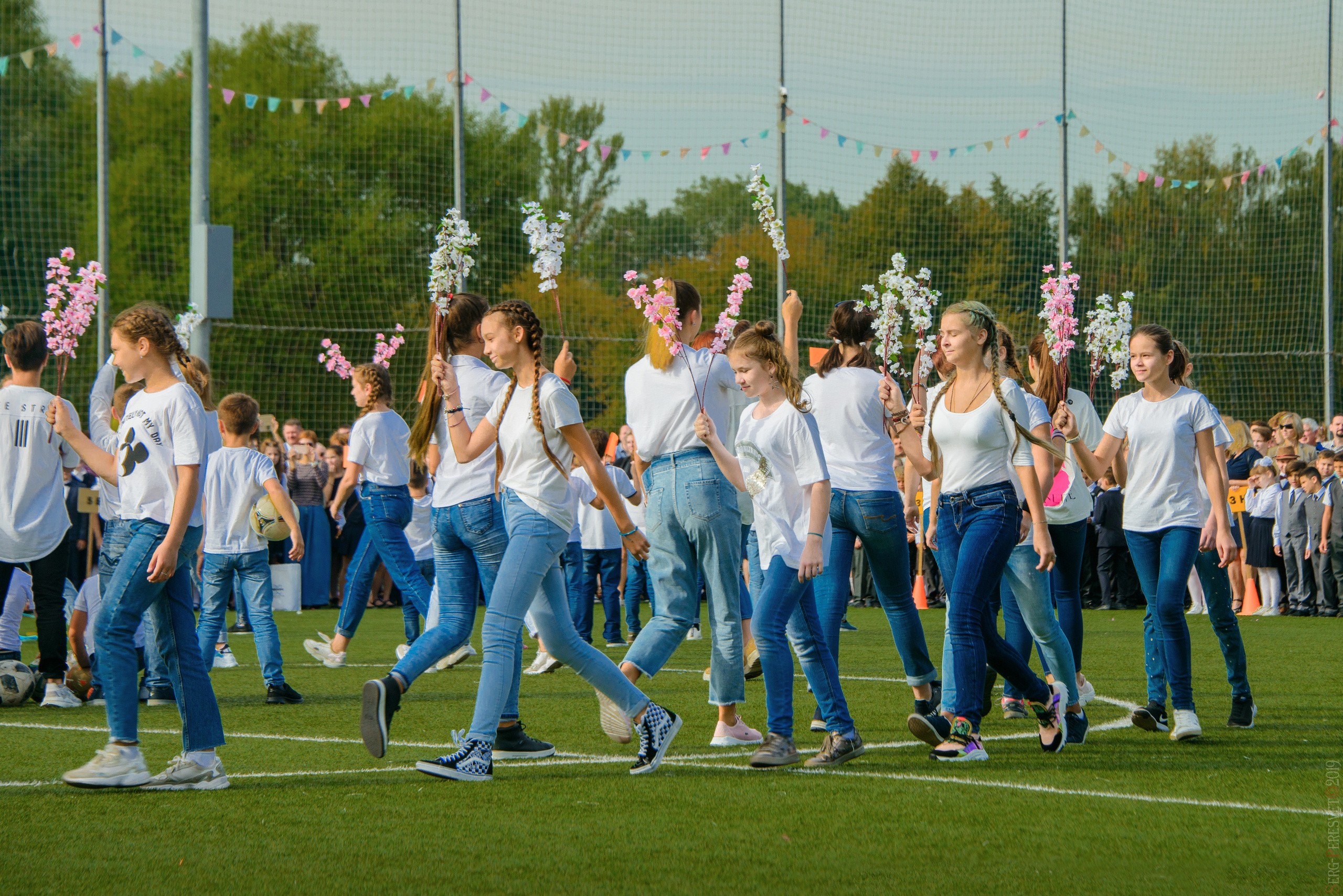 Фотосъемка на 1 сентября в школу, детский сад, фотограф Пересвет. Ваш фотограф на праздник в Москве, Раменском, Жуковском, Люберцах