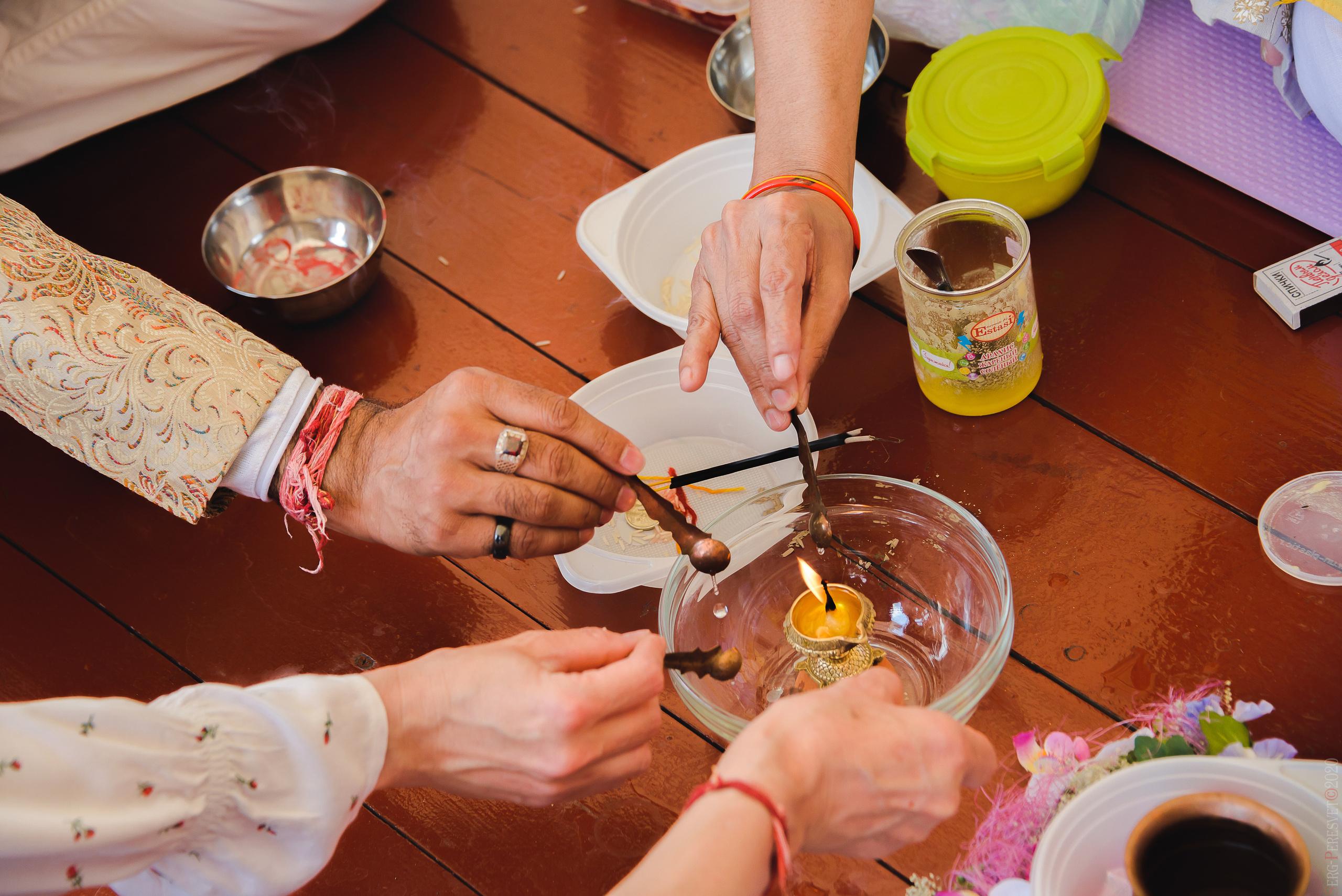 Международный день йоги на Москве-реке. ABS yoga. Ваш фотограф на праздник в Москве, Раменском, Жуковском, Люберцах