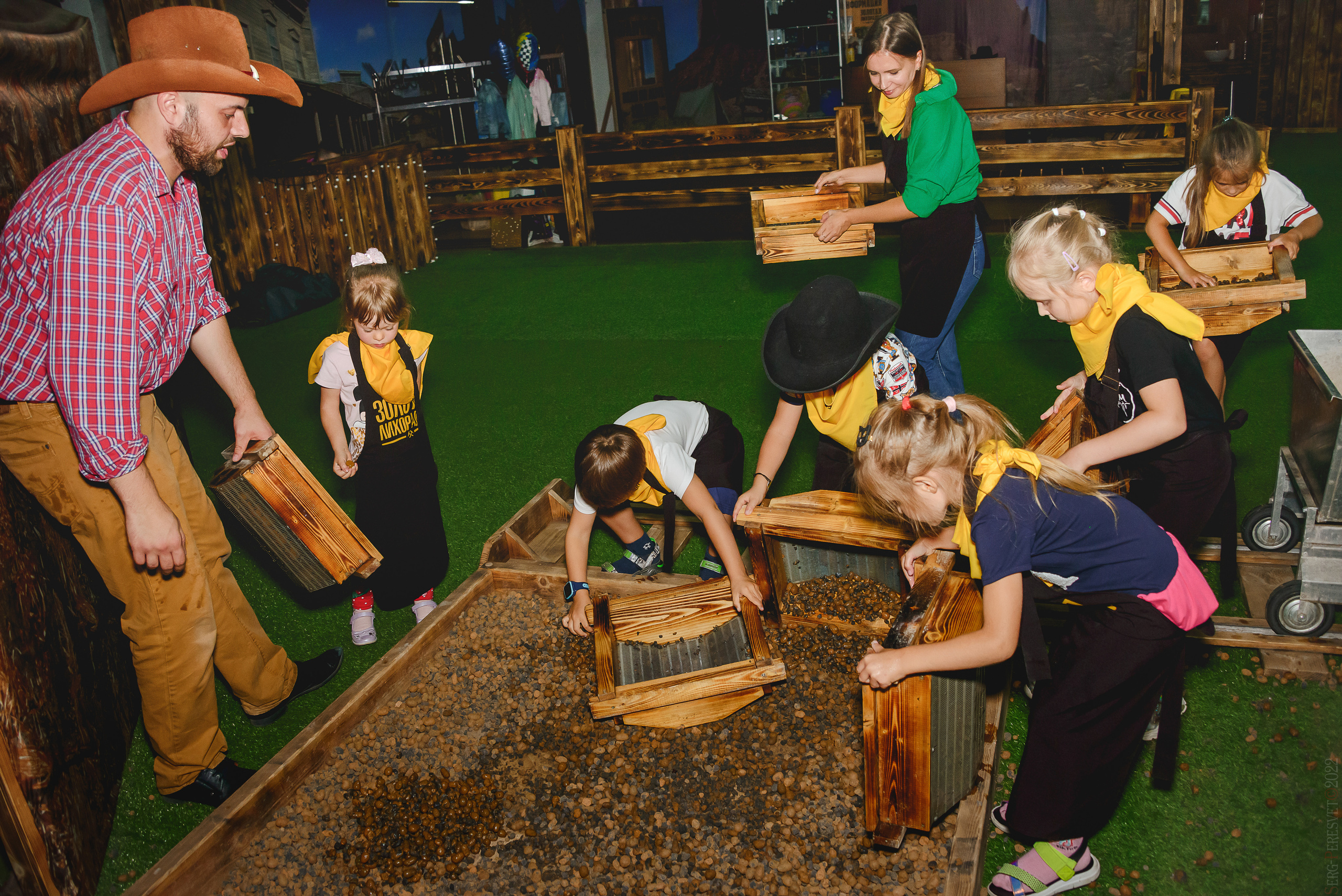 «Золотая лихорадка», квест-комната, Одинцово, фотограф Сергей Пересвет. Ваш фотограф на праздник в Москве, Раменском, Жуковском, Люберцах