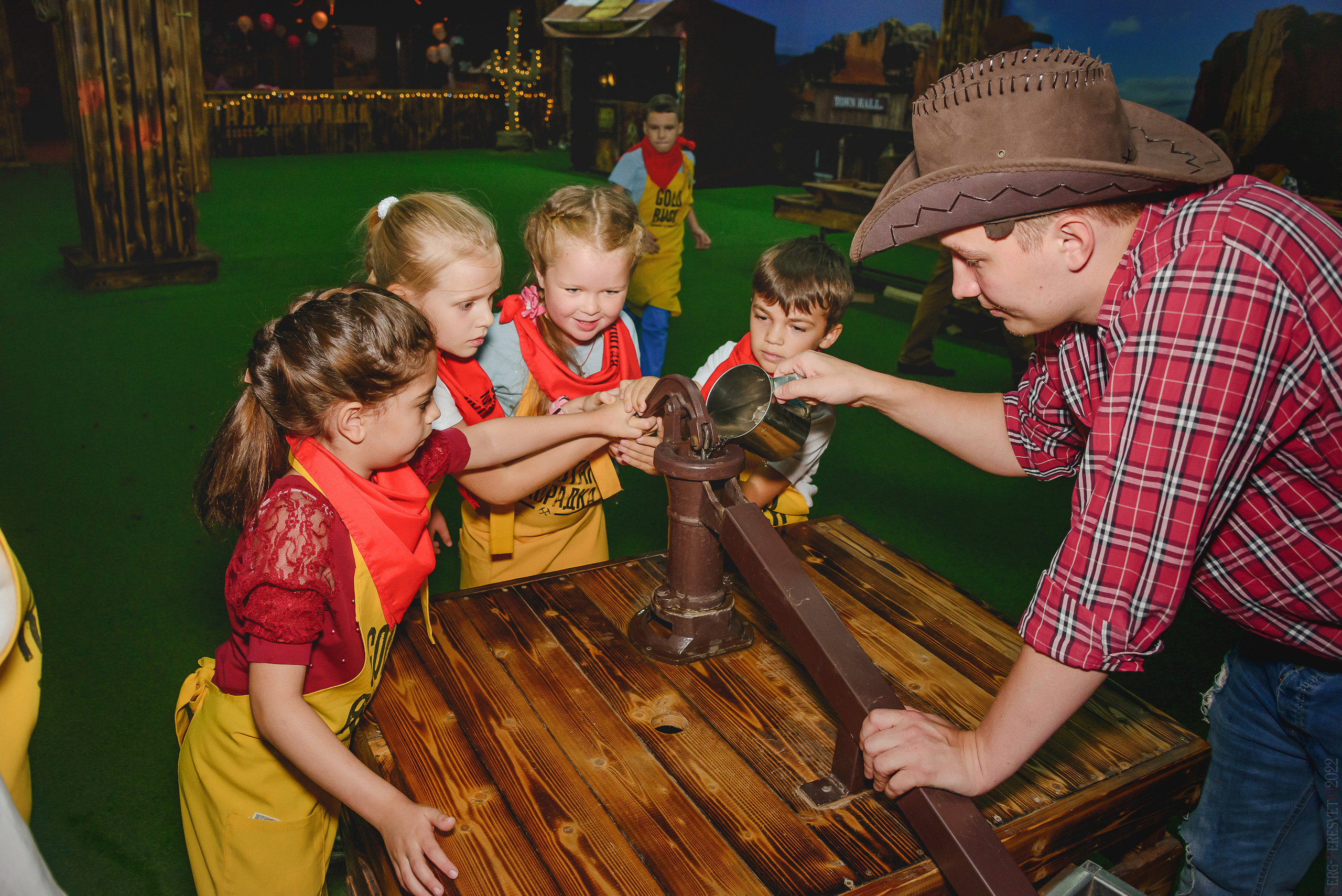 «Золотая лихорадка», квест-комната, Одинцово, фотограф Сергей Пересвет. Ваш фотограф на праздник в Москве, Раменском, Жуковском, Люберцах