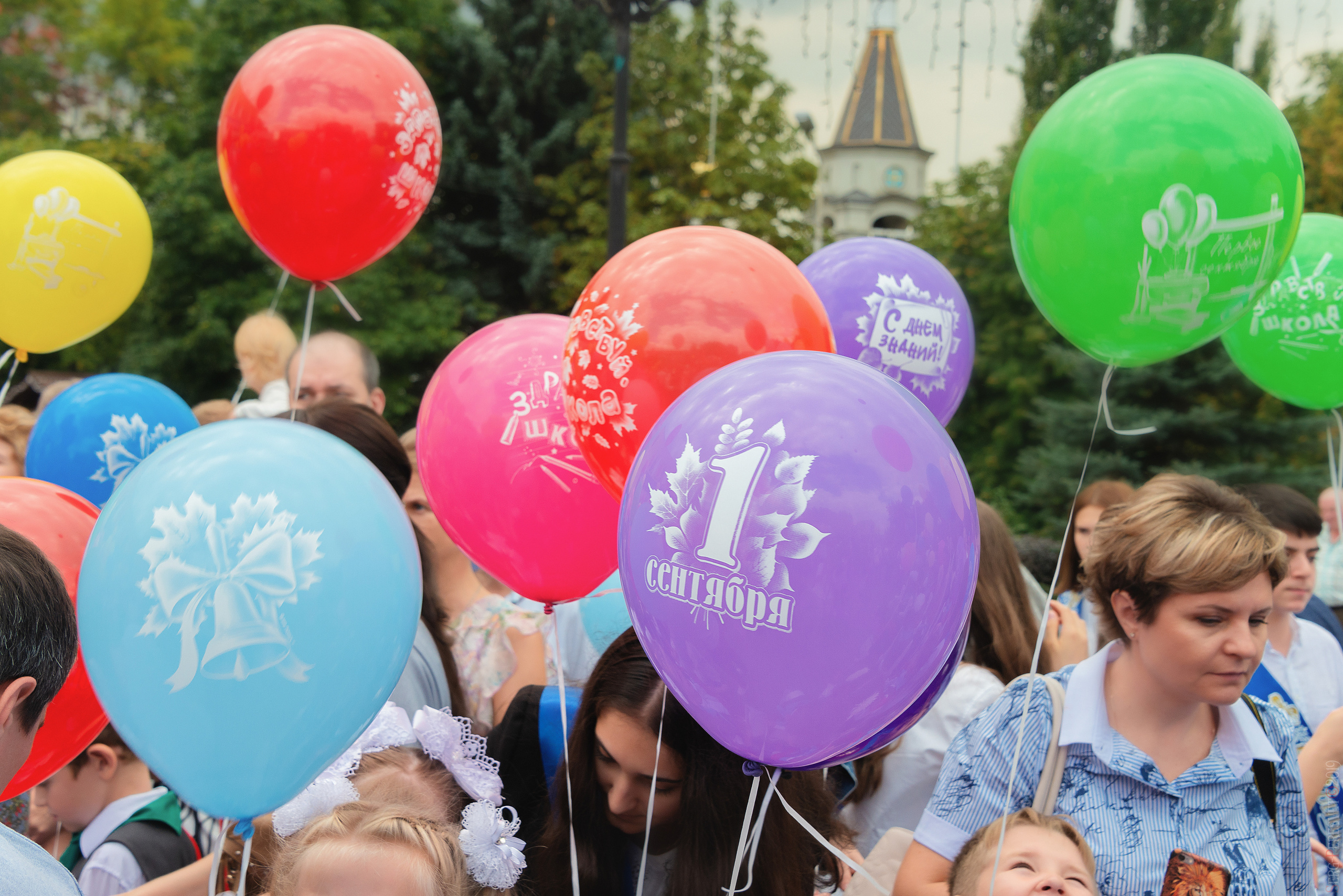 Фотосъемка на 1 сентября в школу, детский сад, фотограф Пересвет. Ваш фотограф на праздник в Москве, Раменском, Жуковском, Люберцах