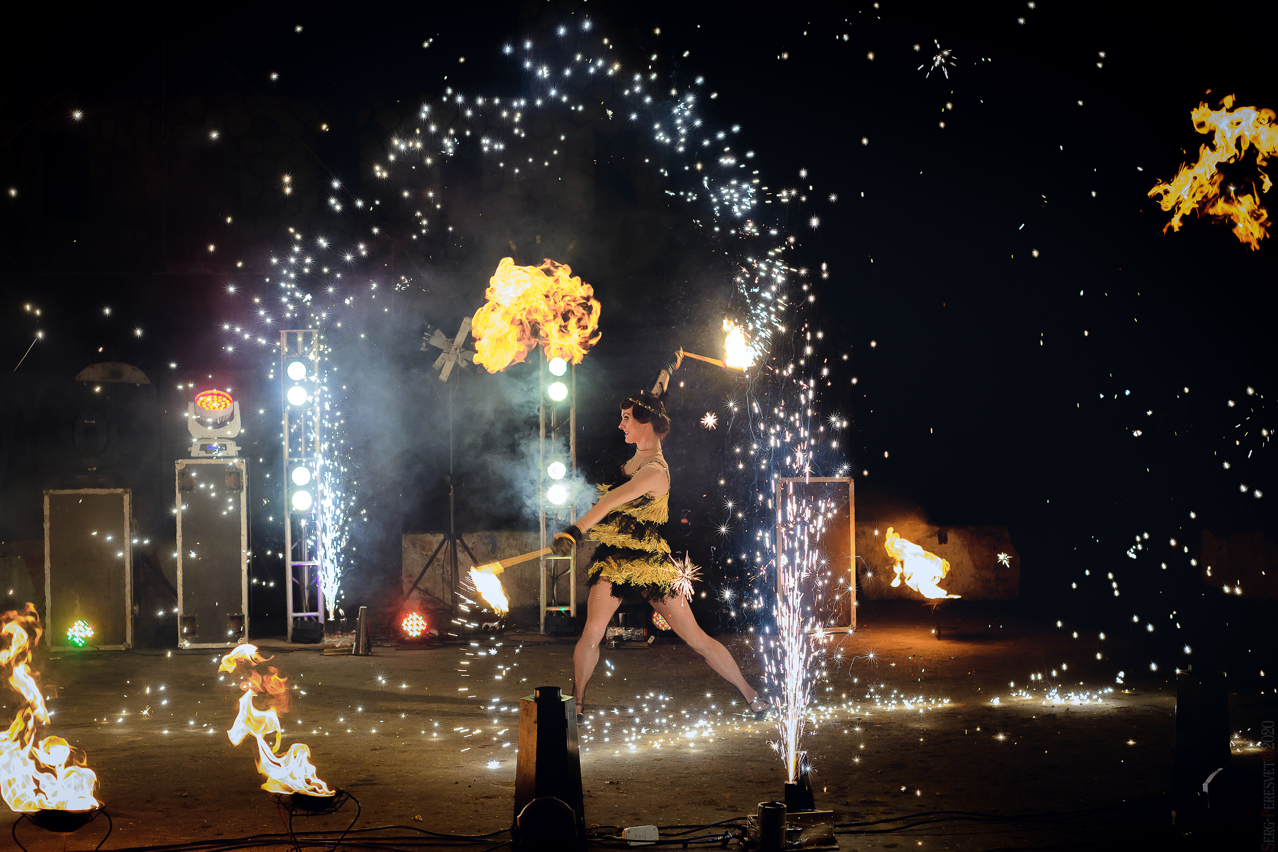 Фаер шоу. Ваш фотограф на праздник в Москве, Раменском, Жуковском, Люберцах