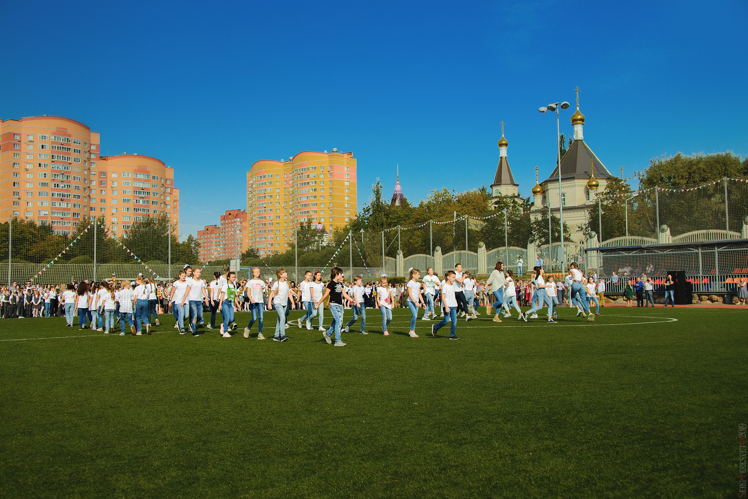 Фотосъемка на 1 сентября в школу, детский сад, фотограф Пересвет. Ваш фотограф на праздник в Москве, Раменском, Жуковском, Люберцах