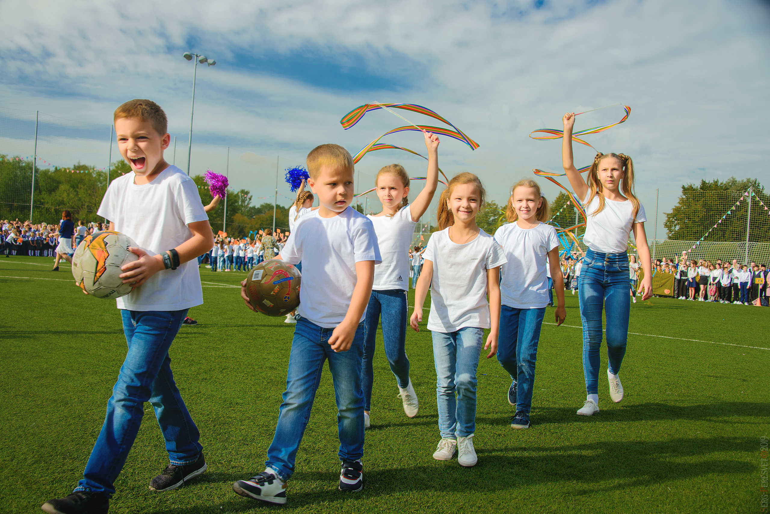 Фотосъемка на 1 сентября в школу, детский сад, фотограф Пересвет. Ваш фотограф на праздник в Москве, Раменском, Жуковском, Люберцах