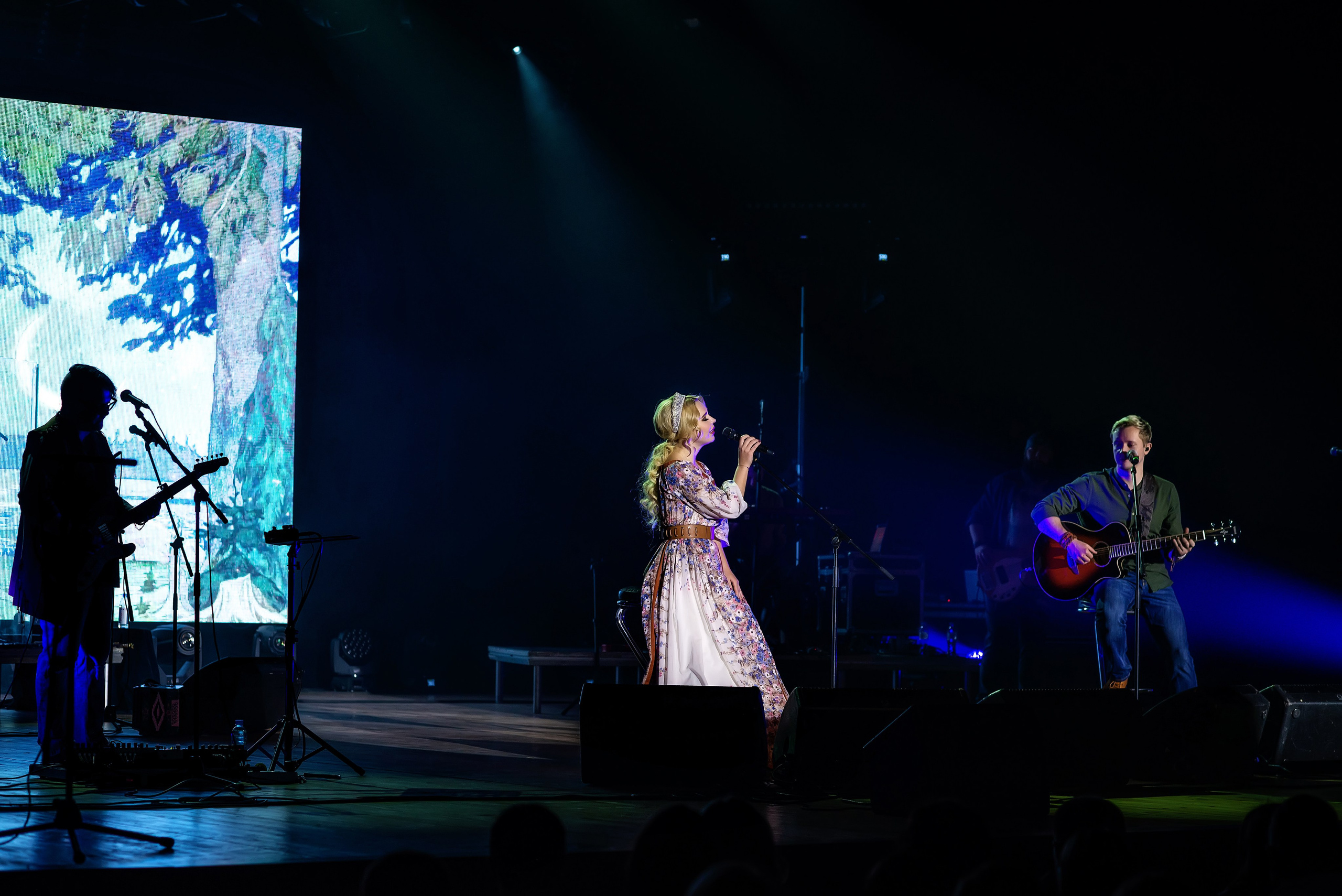 Концерт Пелагеи. Школьный, фэшн фотограф в Тюмени и в России Ирина Королева