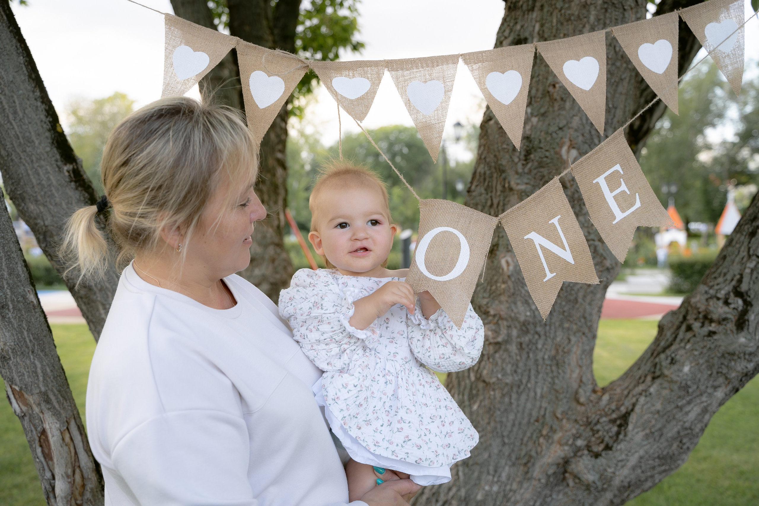 Фотосессия на 1 годик ребенка, первый день рождения малыша в Москве. Фотограф и видеограф от проекта Продолжение рода. Фотографы на роды в Москве. Фото и видео родов. Фотопроект «Продолжение рода»