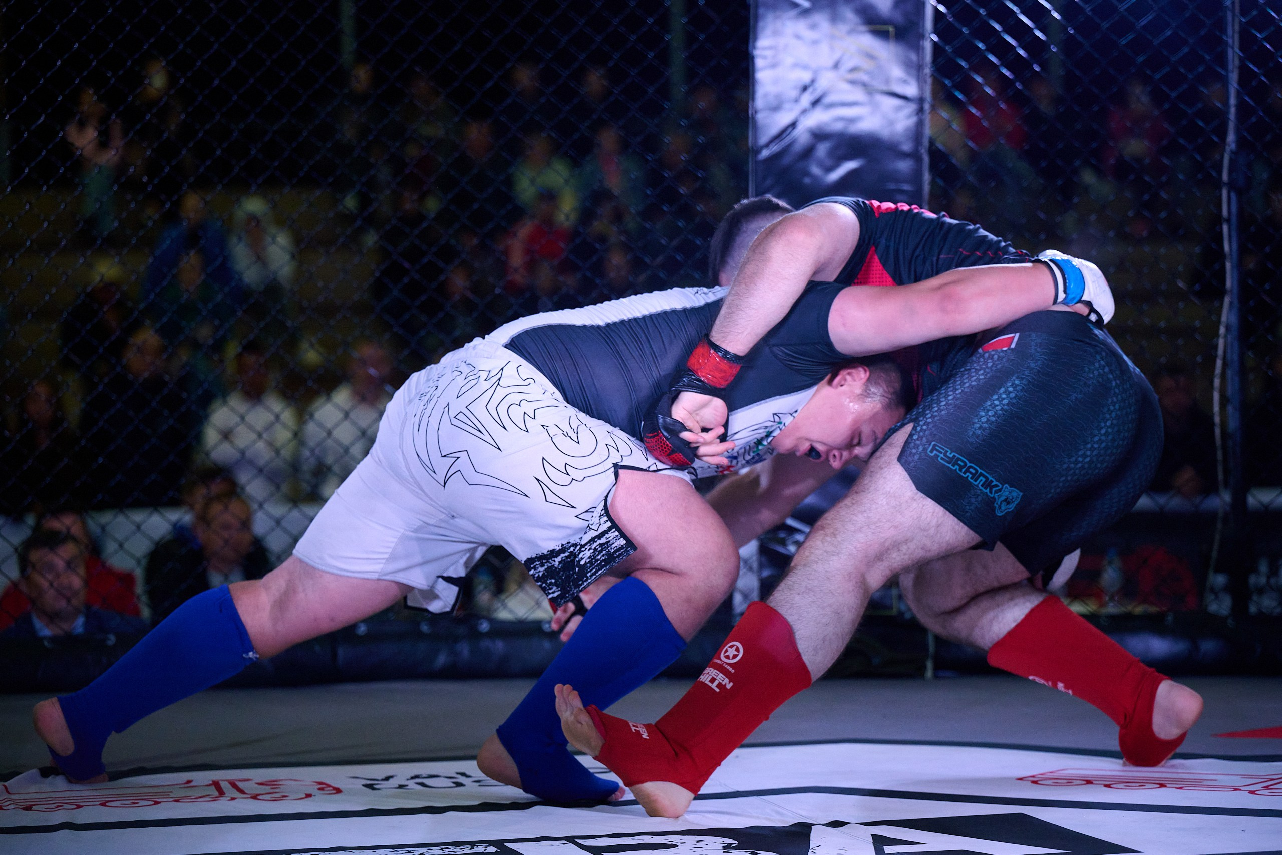 ММА. Битва на Иже-4. Спортивный репортажный фотограф в Ижевске Сергей Мерзляков