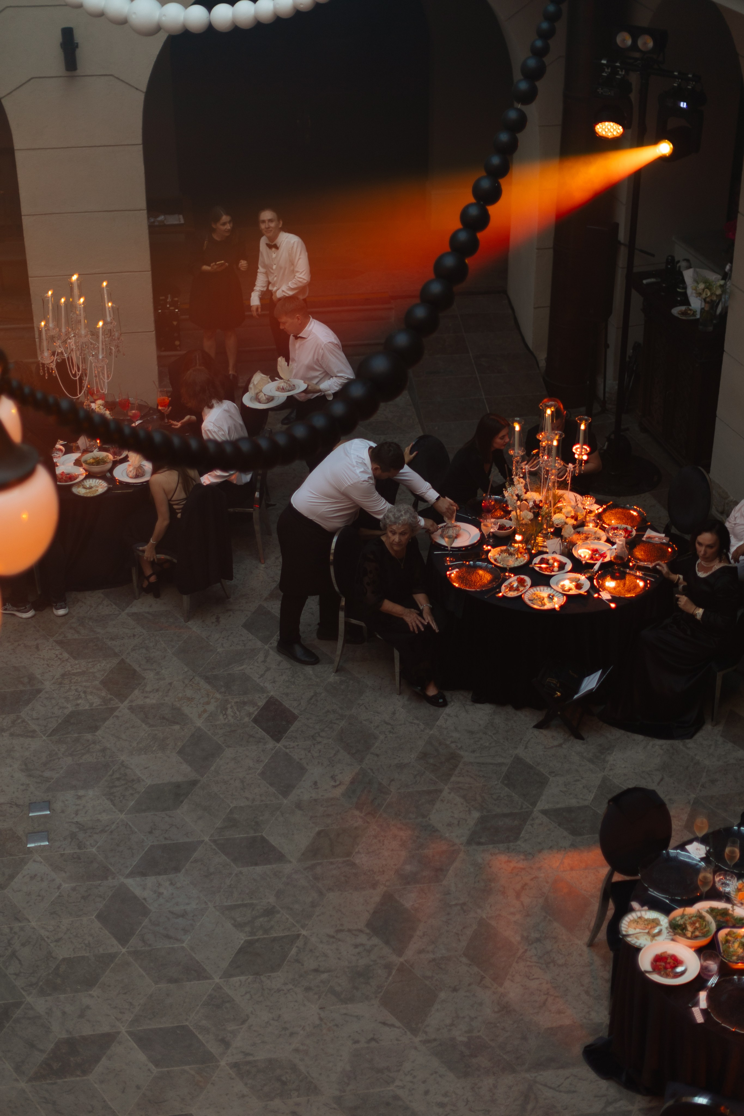 Артем и Анастасия: свадьба с танцами в замке. @dariazphoto свадебный фотограф