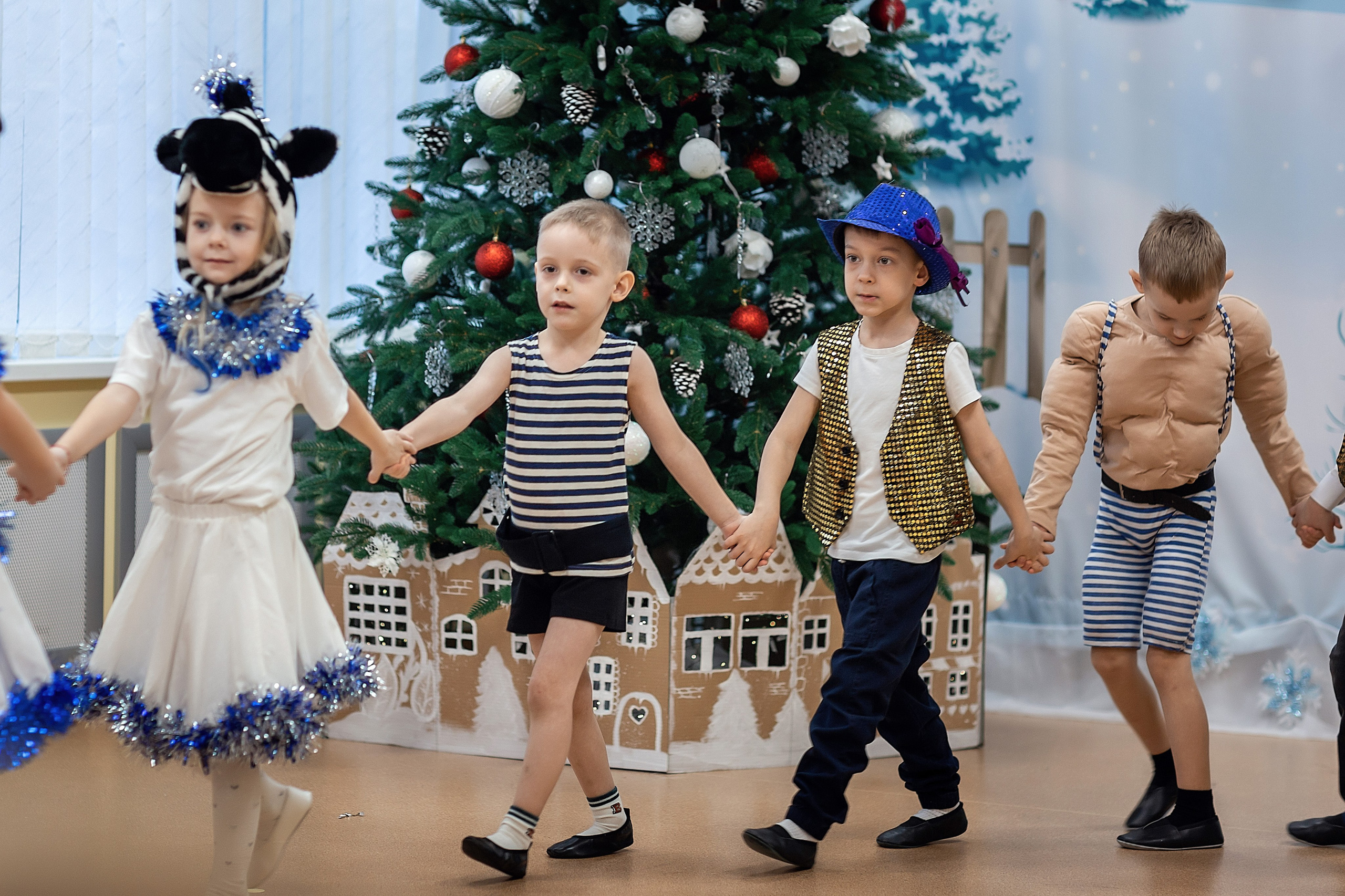 Утренник_"Веселый балаганчик» 2024. Семейный фотограф в Санкт-Петербурге