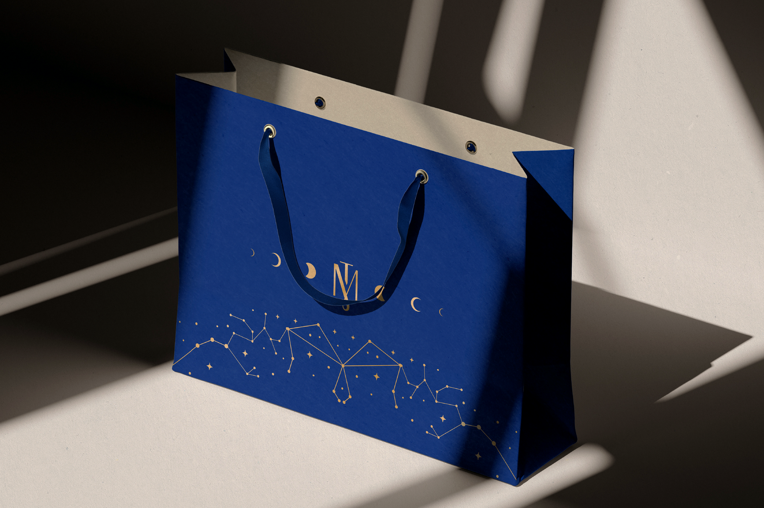 Пакет с фирменным дизайном