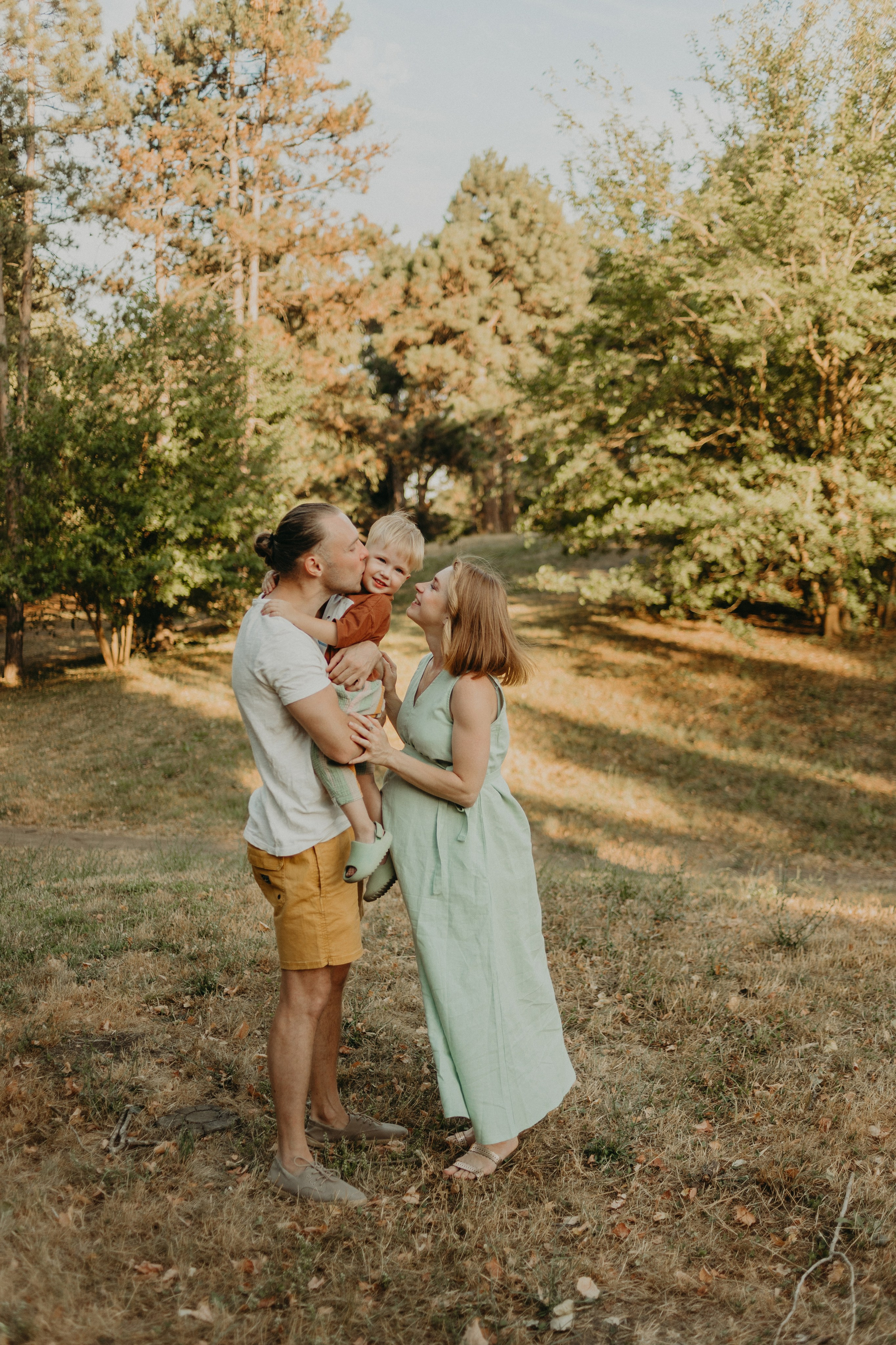 Семейная прогулка в ожидании второго. Фотограф в Краснодаре Евгения Михаевич