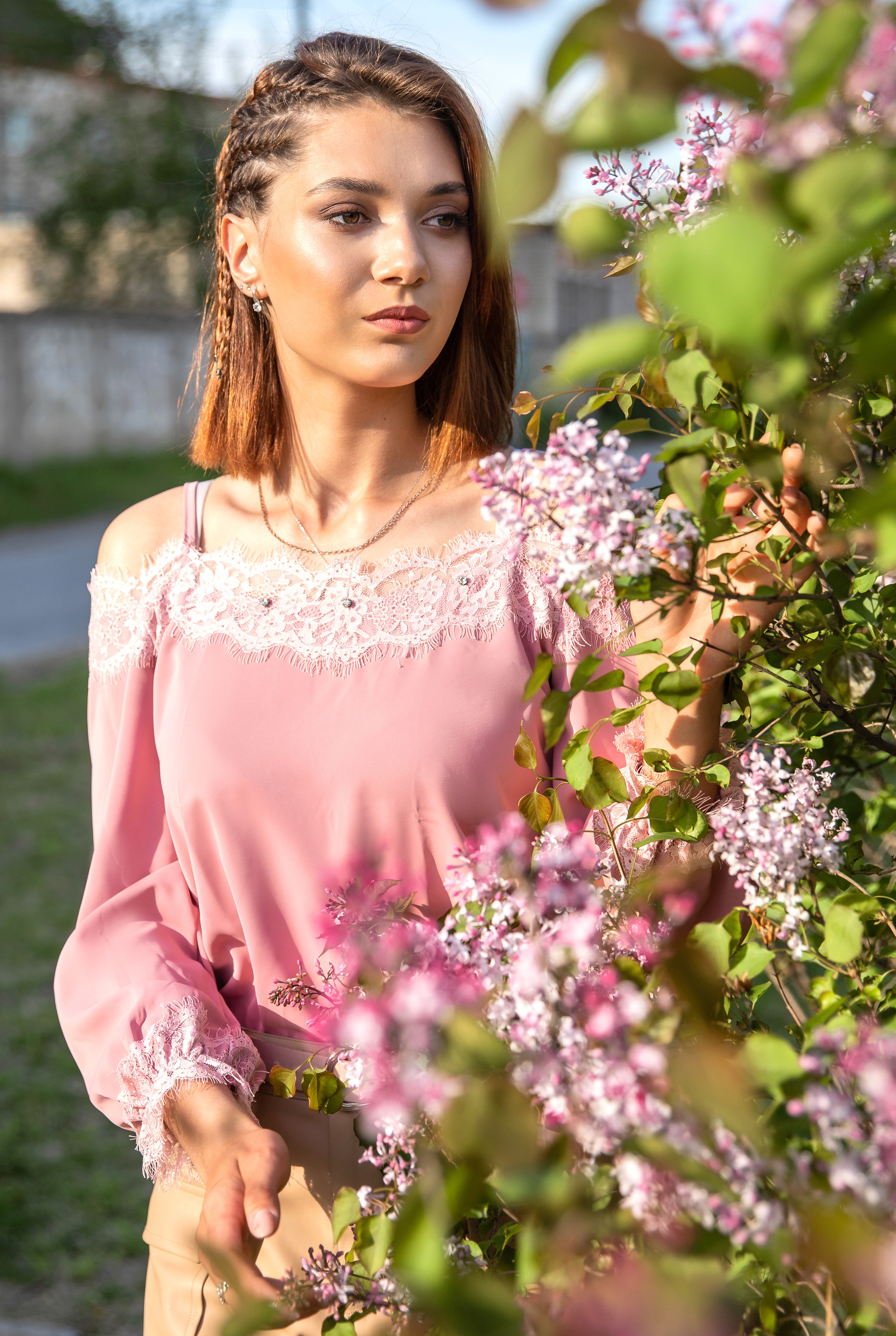 Фотосессия Полины с сиренью. Детский семейный фотограф в г. Находка Ольга Коваленко, фотостудия Memories